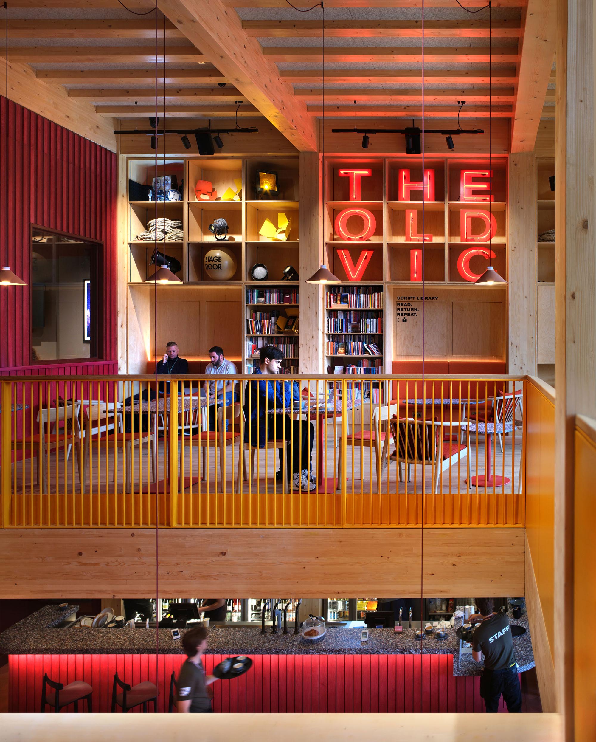 〈オールド・ヴィック・シアター・バックステージ（Backstage at The Old Vic）〉ヘイワース・トンプキンス（Haworth Tompkins）