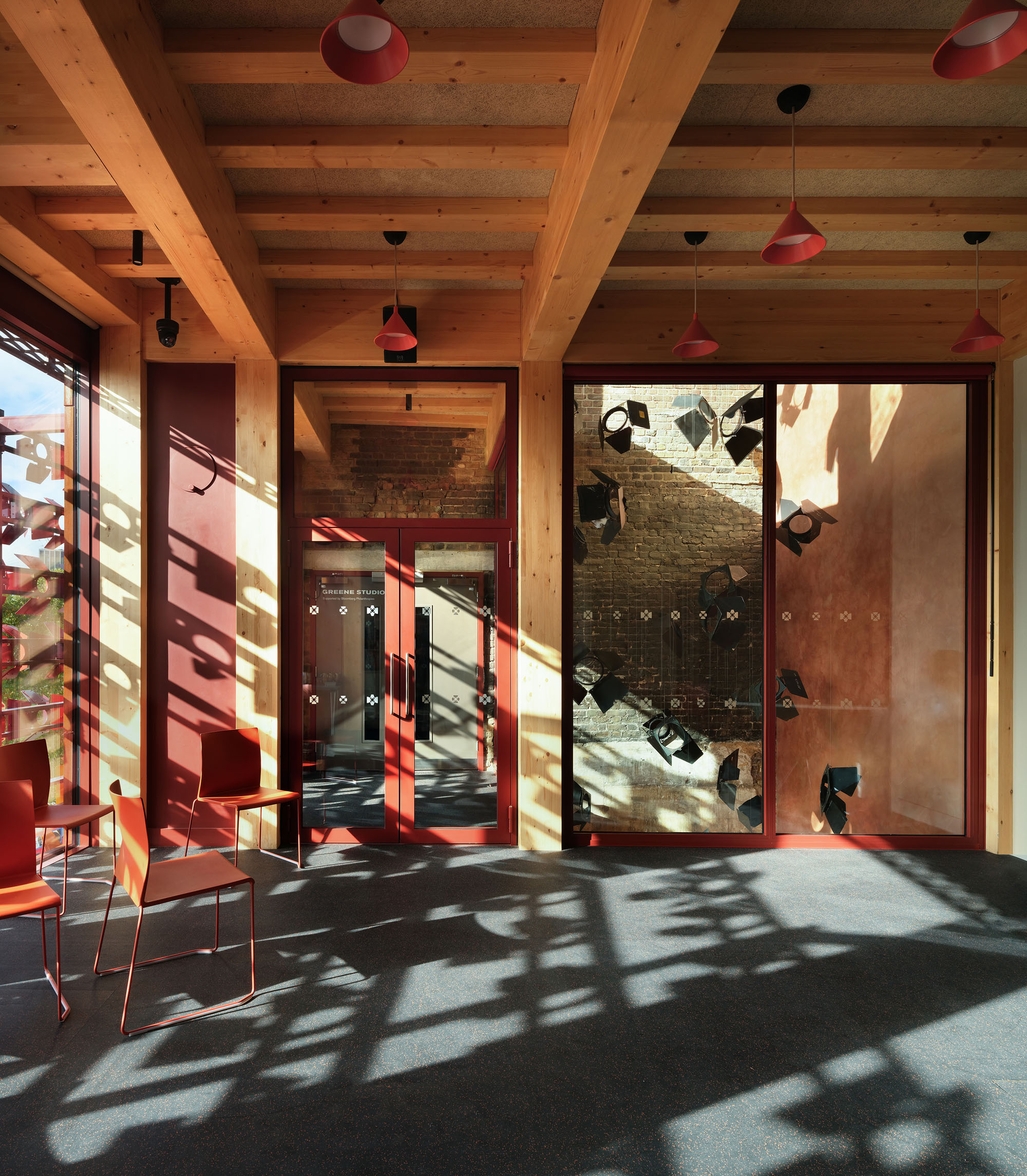 〈オールド・ヴィック・シアター・バックステージ（Backstage at The Old Vic）〉ヘイワース・トンプキンス（Haworth Tompkins）