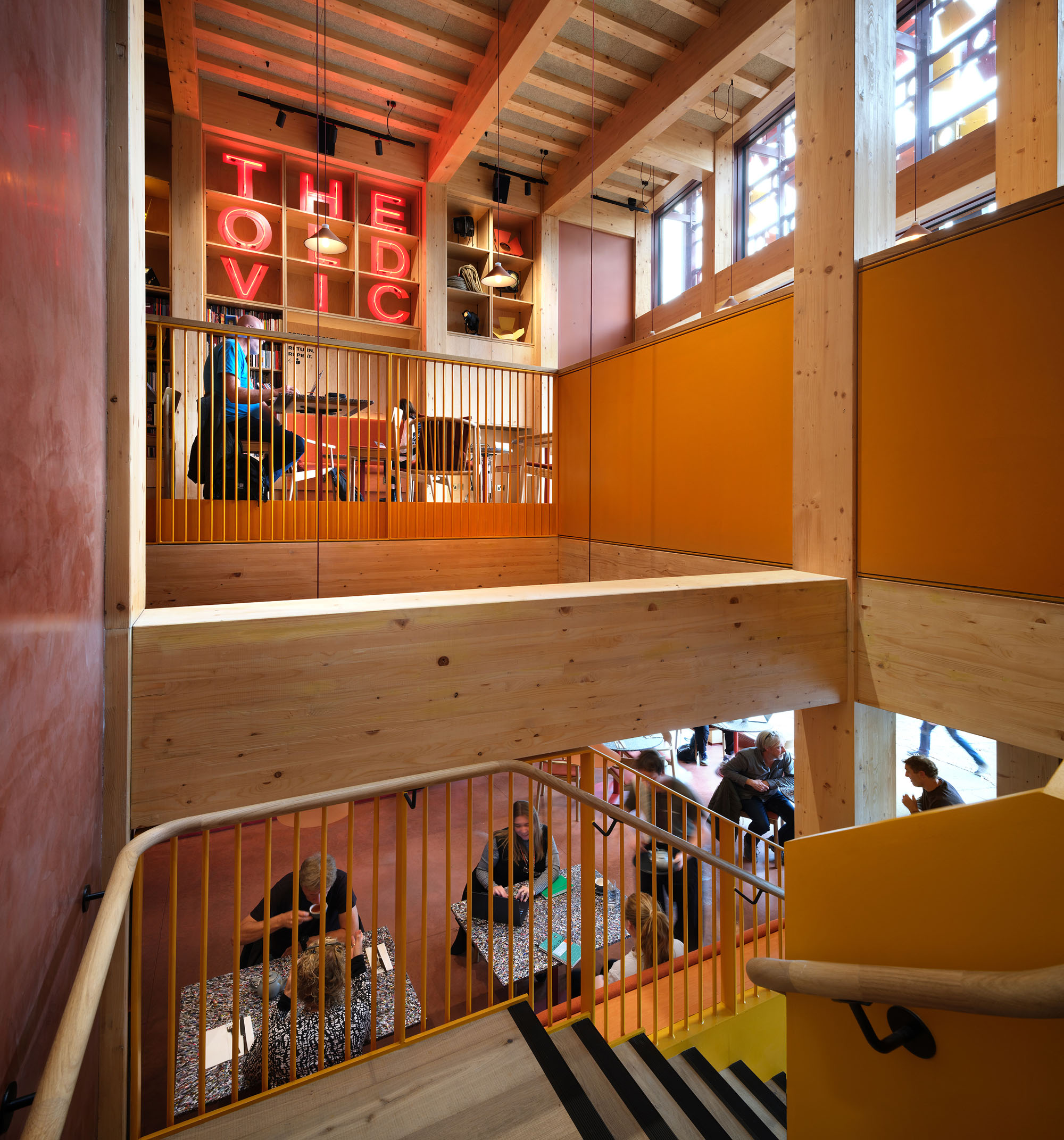 〈オールド・ヴィック・シアター・バックステージ（Backstage at The Old Vic）〉ヘイワース・トンプキンス（Haworth Tompkins）