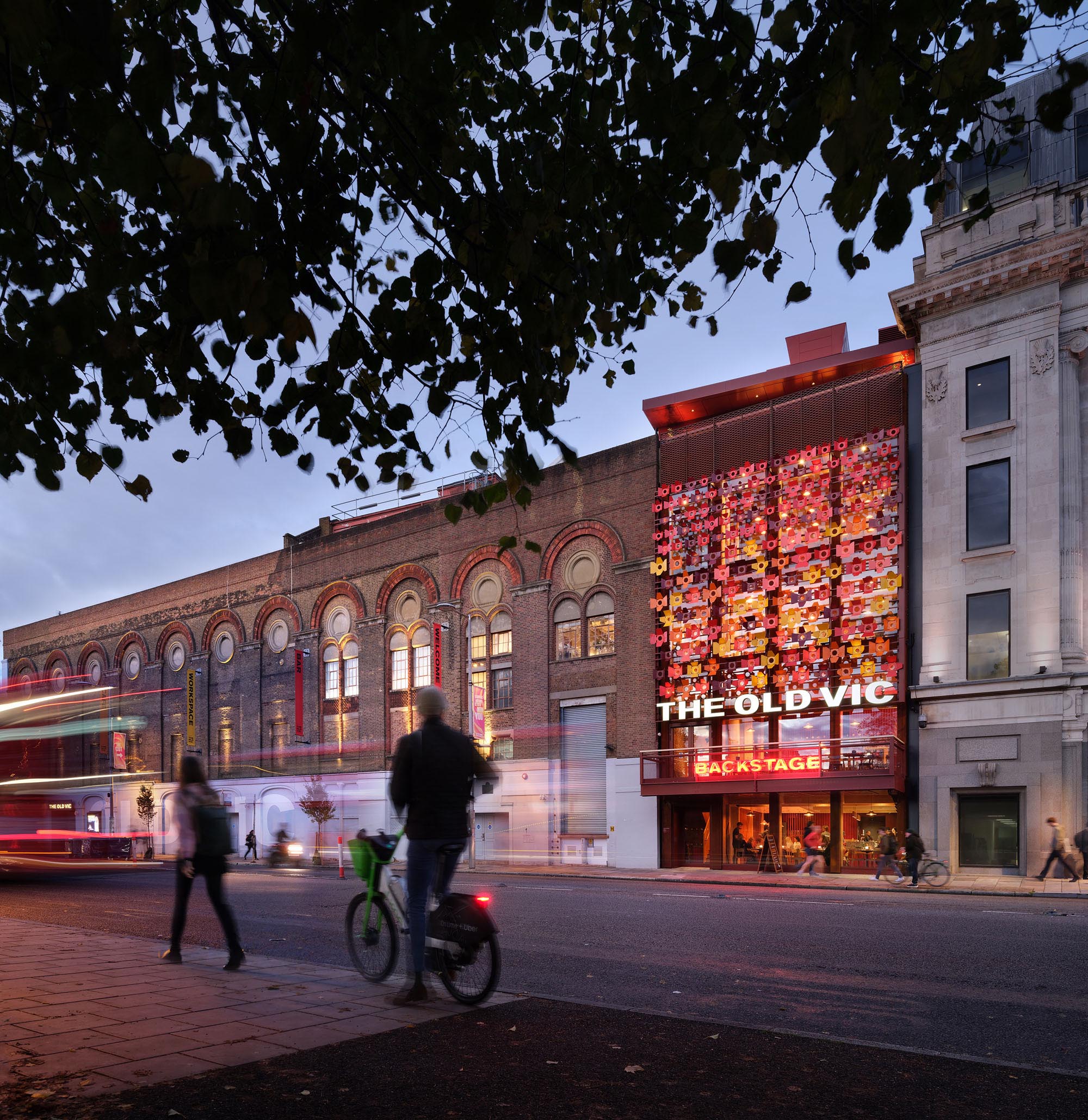 〈オールド・ヴィック・シアター・バックステージ（Backstage at The Old Vic）〉ヘイワース・トンプキンス（Haworth Tompkins）