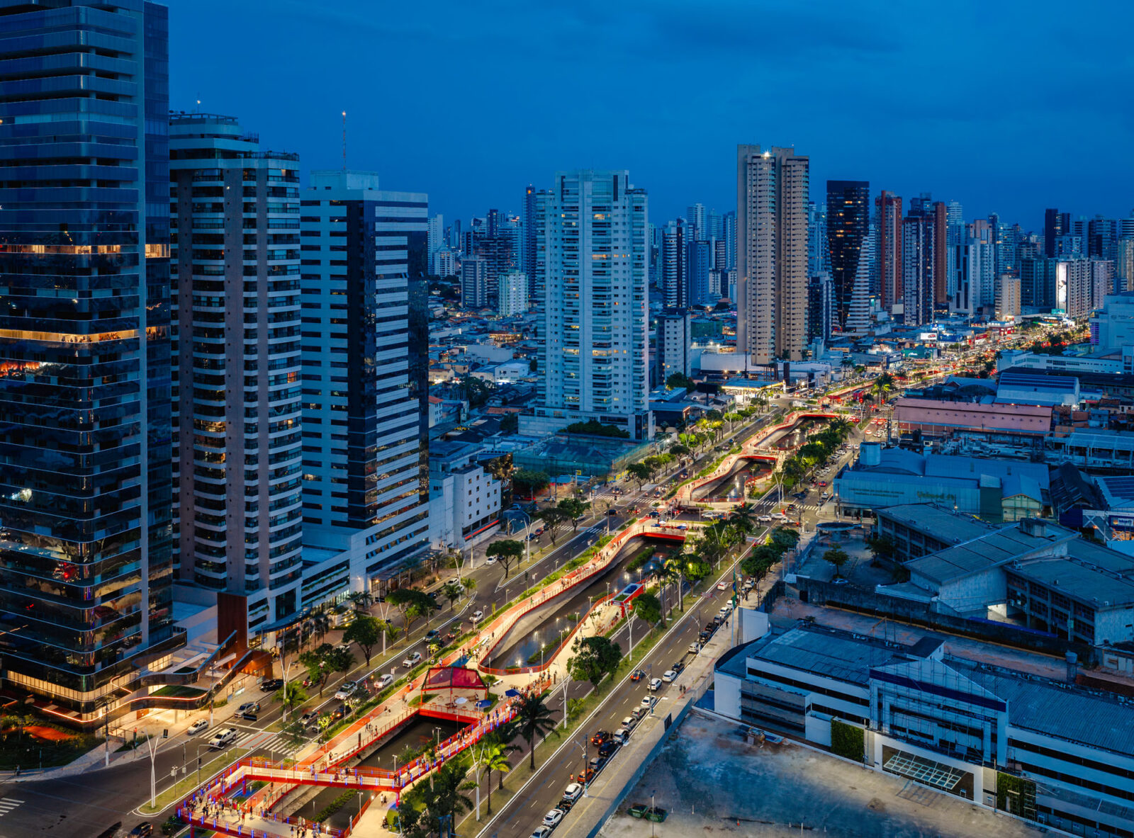 生活と水辺を再びつなぐ1.2kmの線形公園〈ドカ・リニア・パーク〉Natureza Urbana、ブラジル