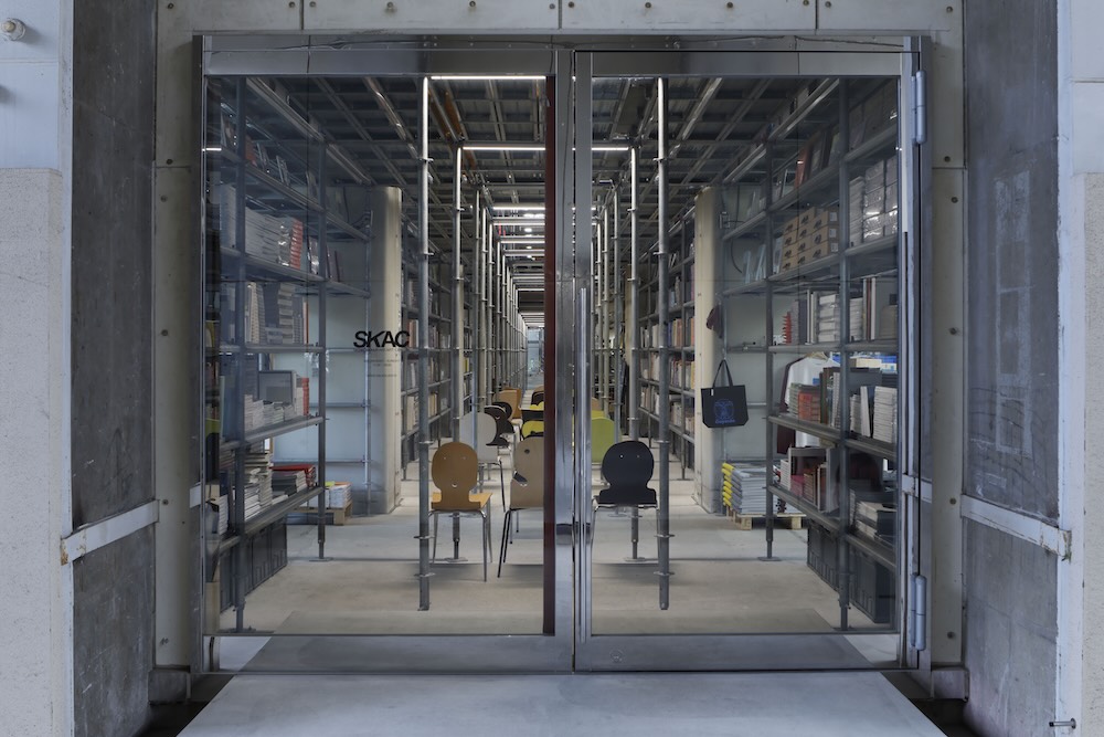 SKAC「577 chairs The Citizens’ Hemicycle」会場写真