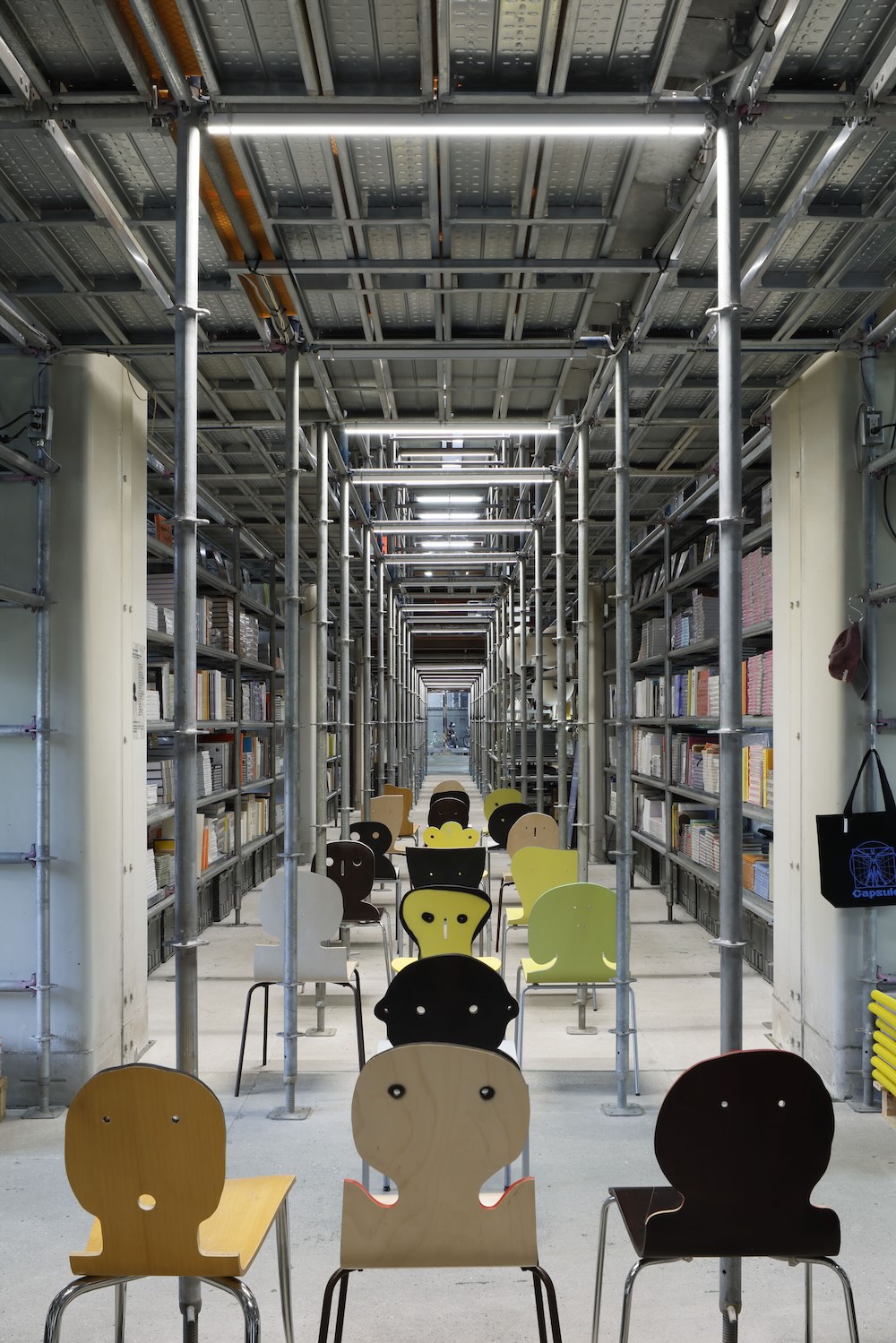 SKAC「577 chairs The Citizens’ Hemicycle」会場写真