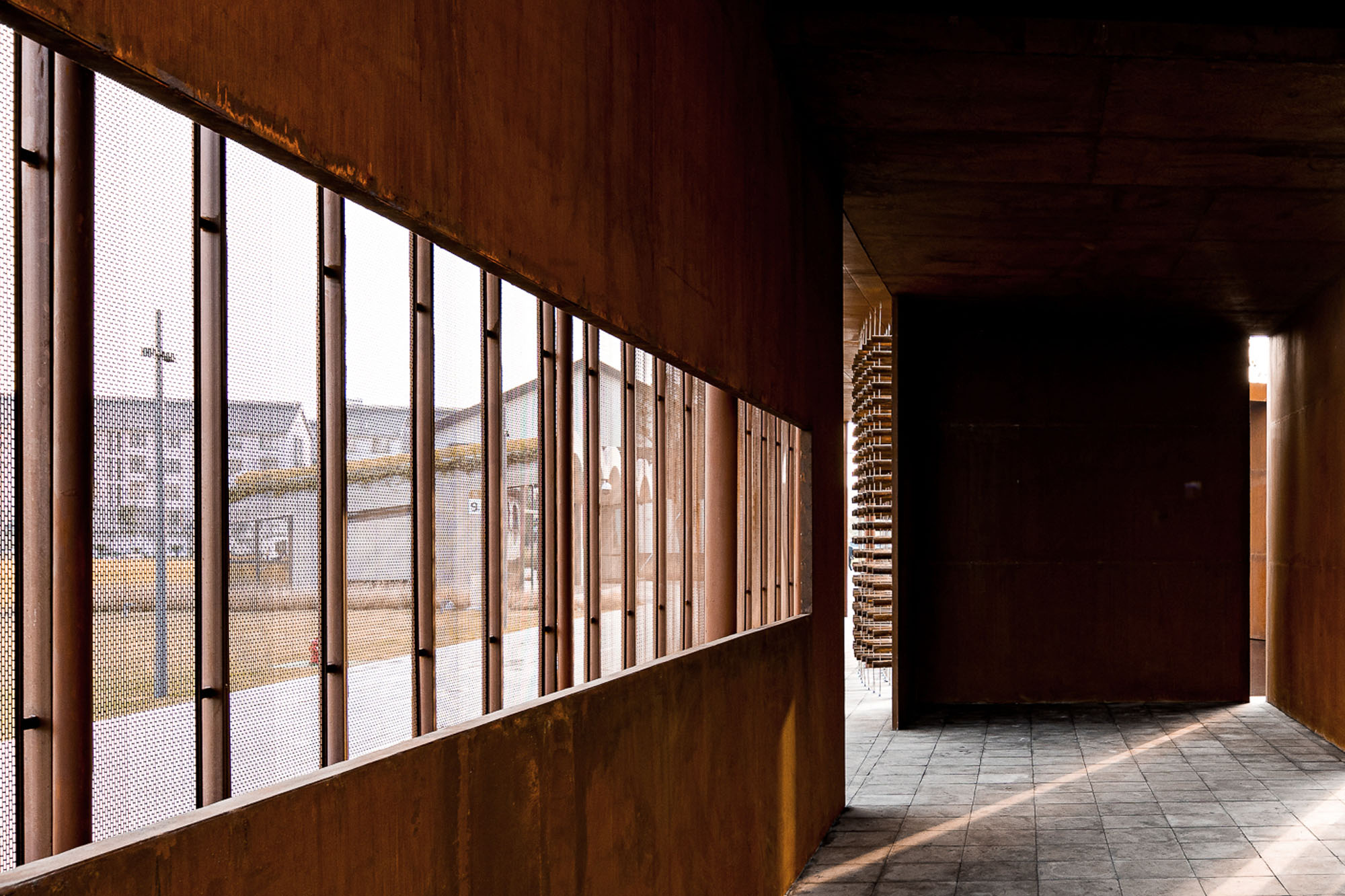 〈RE-Dingzha〉MLA+、line+ studio