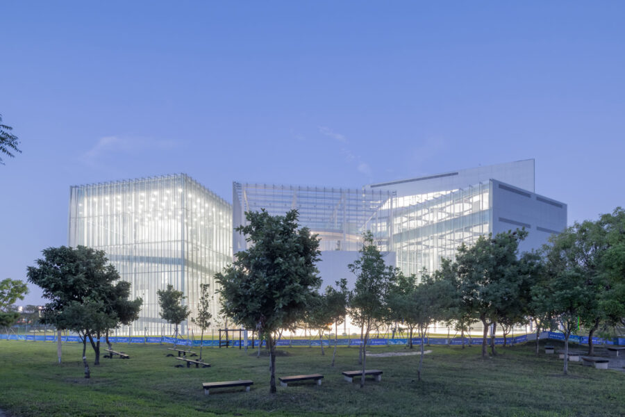 SANAAによる〈台中緑美図〉が台湾・台中にオープン