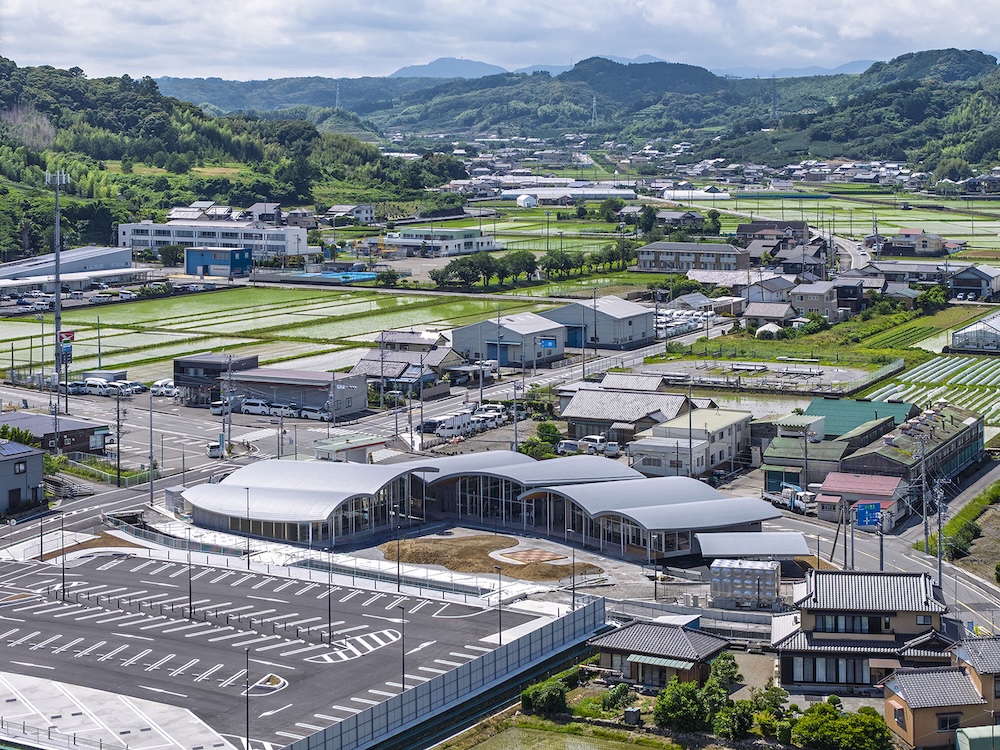 優秀賞　高橋茂弥建築設計事務所、高池葉子建築設計事務所〈道の駅そらっと牧之原〉