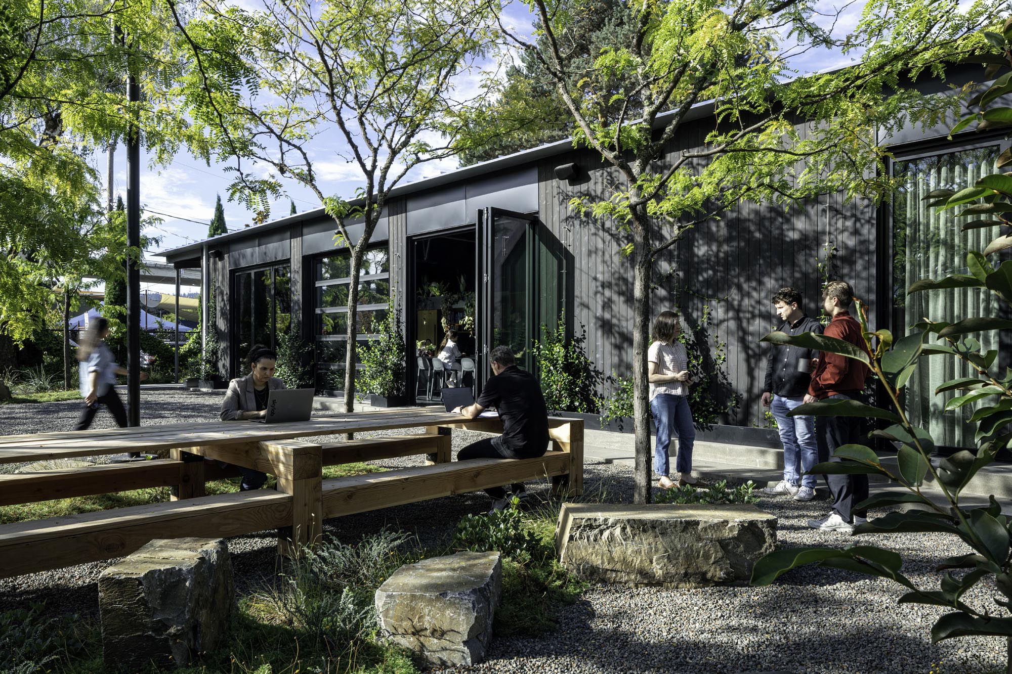 〈スカイラボ本社（Skylab HQ）〉