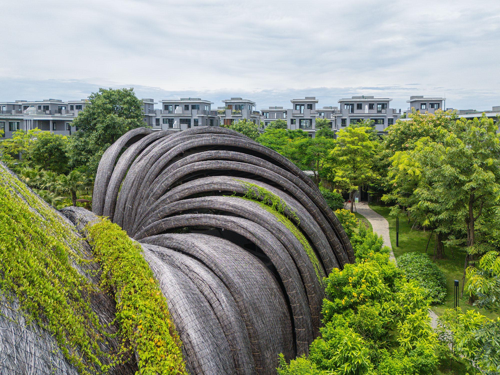 〈グオット・ガーデン・クラブハウス（Guột Garden Club House）〉ホー・クエ・アーキテクツ（Ho Khue Architects）