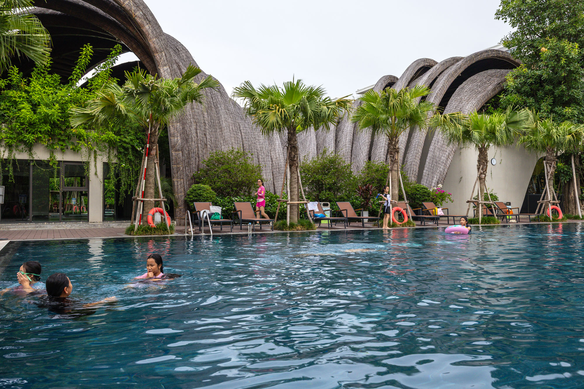 〈グオット・ガーデン・クラブハウス（Guột Garden Club House）〉ホー・クエ・アーキテクツ（Ho Khue Architects）