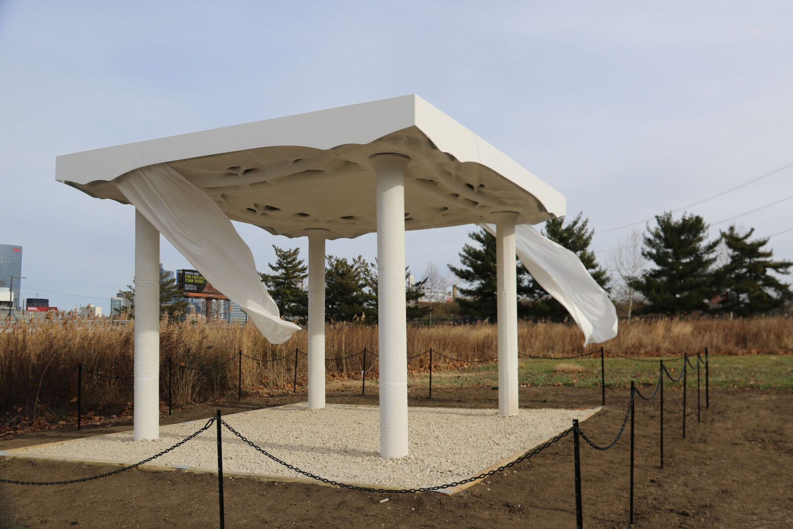 3Dプリントが合理性と構造美を生み出す「3Dプリント式ケーブル支持床システム」多面体構造研究所