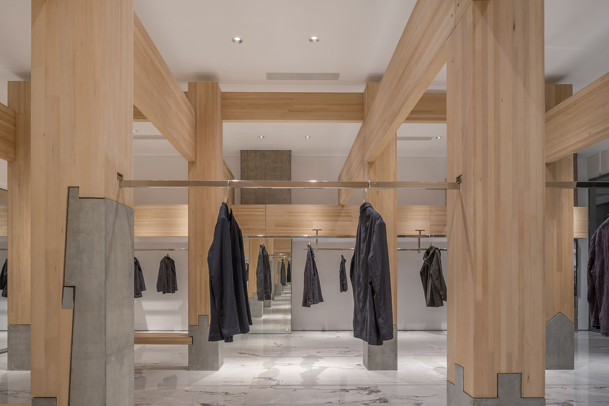 〈禅の柱（Pillar of Zen） — DANNONG Store at The MixC Taiyuan〉LUOスタジオ（LUO studio）