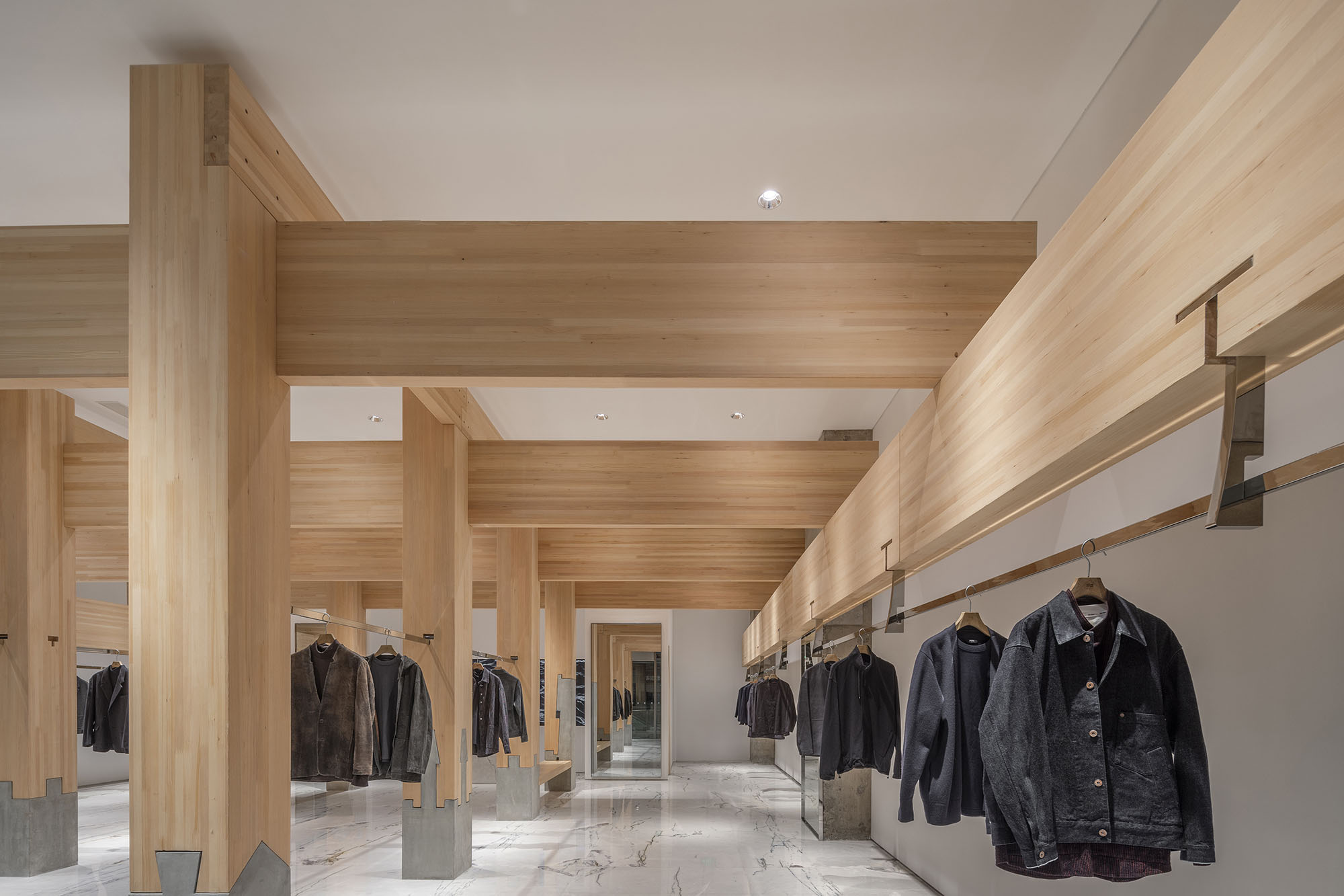 〈禅の柱（Pillar of Zen） — DANNONG Store at The MixC Taiyuan〉LUOスタジオ（LUO studio）