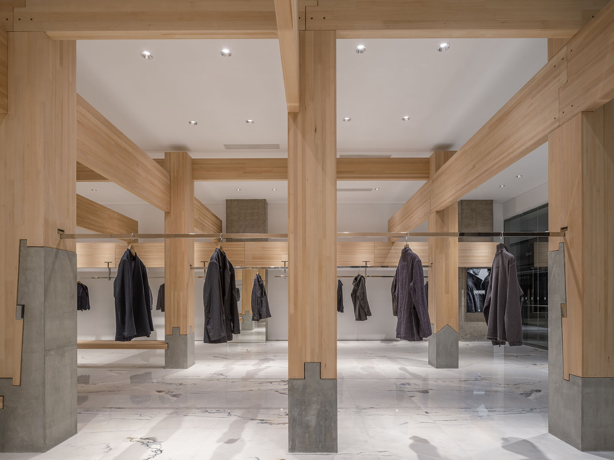 〈禅の柱（Pillar of Zen） — DANNONG Store at The MixC Taiyuan〉LUOスタジオ（LUO studio）