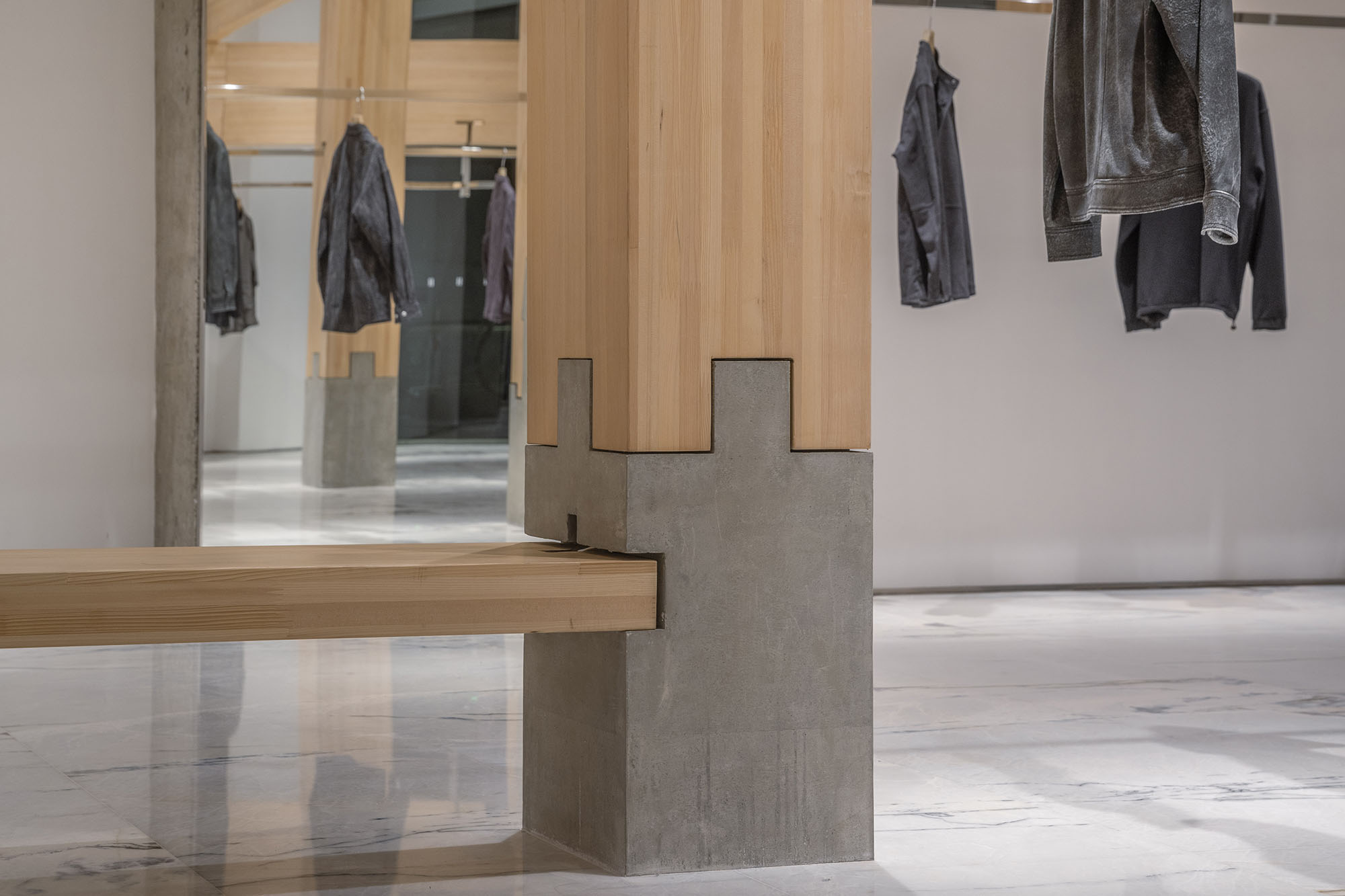 〈禅の柱（Pillar of Zen） — DANNONG Store at The MixC Taiyuan〉LUOスタジオ（LUO studio）
