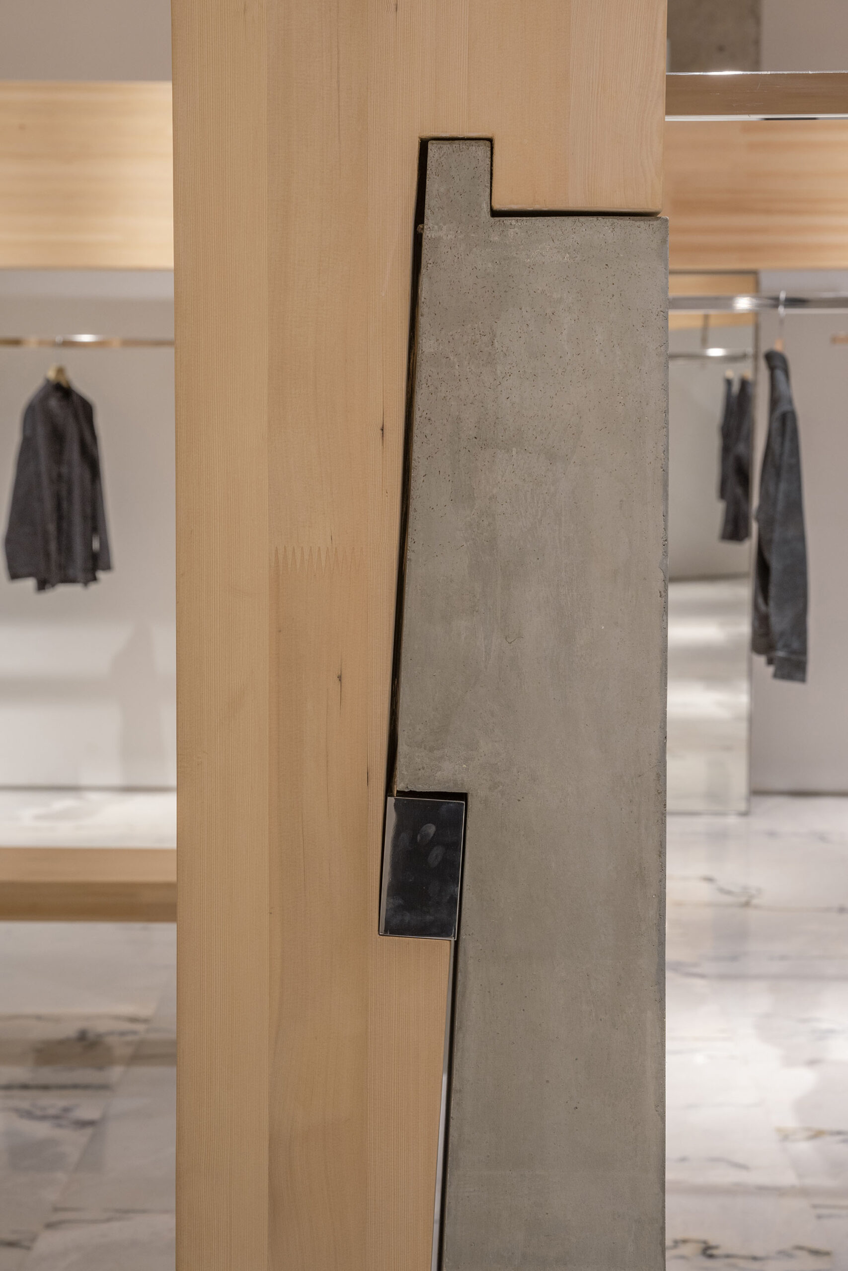 〈禅の柱（Pillar of Zen） — DANNONG Store at The MixC Taiyuan〉LUOスタジオ（LUO studio）