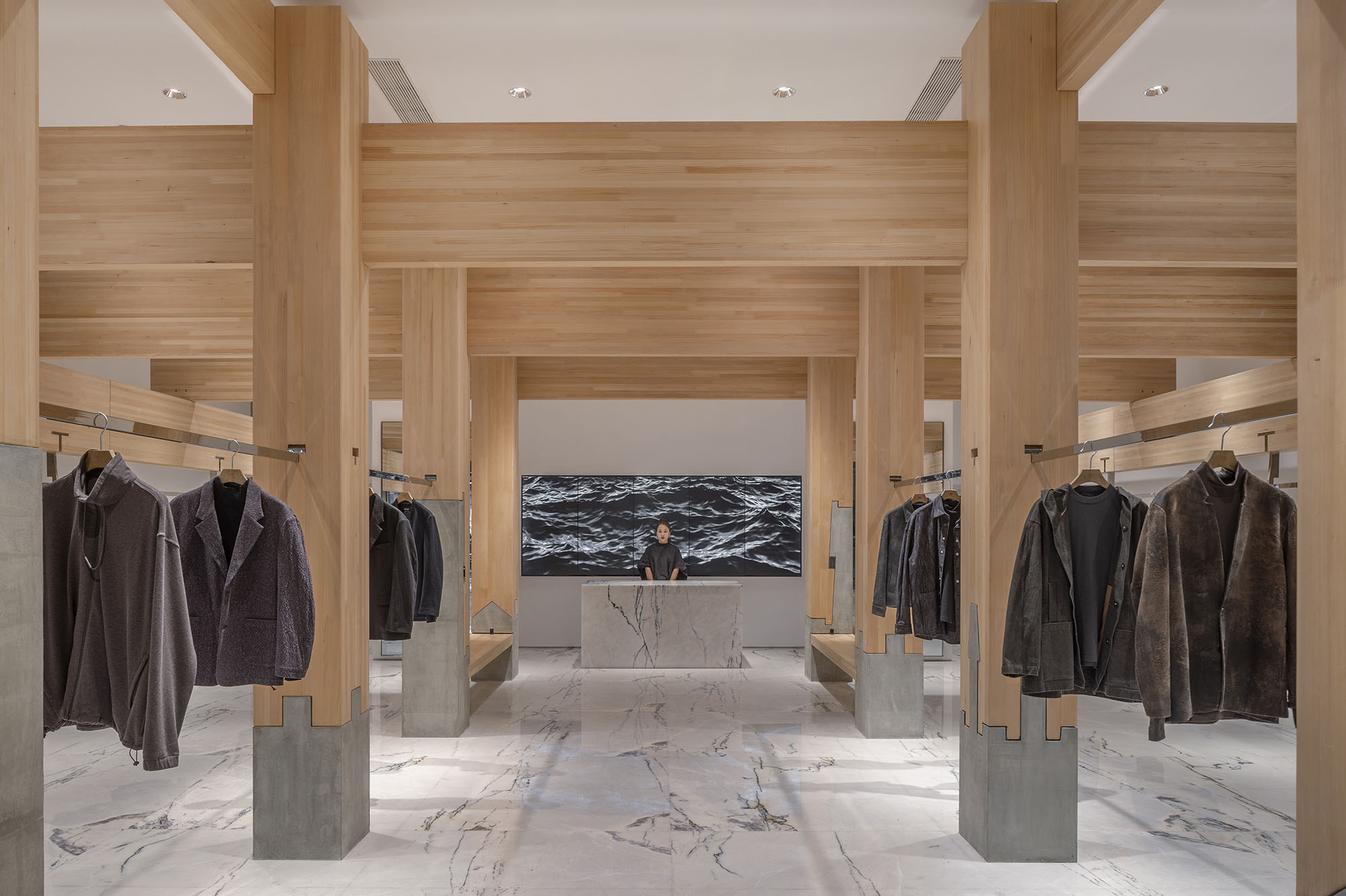 〈禅の柱（Pillar of Zen） — DANNONG Store at The MixC Taiyuan〉LUOスタジオ（LUO studio）