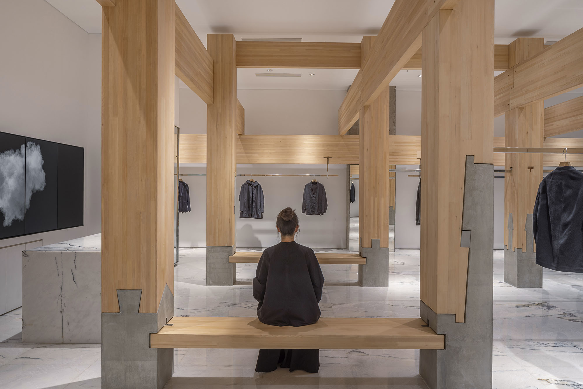 〈禅の柱（Pillar of Zen） — DANNONG Store at The MixC Taiyuan〉LUOスタジオ（LUO studio）