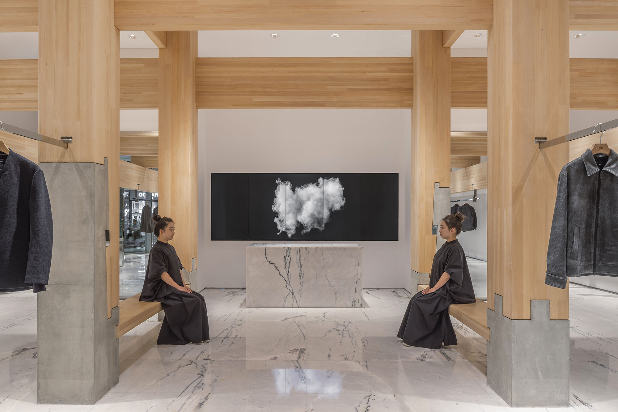 〈禅の柱（Pillar of Zen） — DANNONG Store at The MixC Taiyuan〉LUOスタジオ（LUO studio）