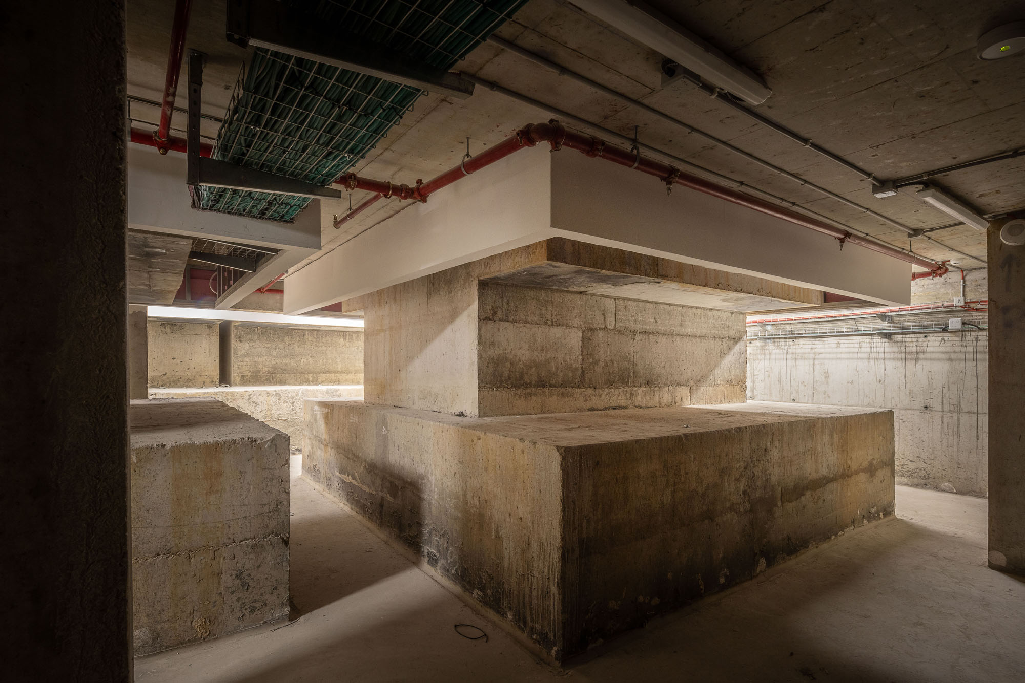 〈ヤン・クーム・ナノサイエンス＆ナノテクノロジーセンター（Jan Koum Center for Nanoscience and Nanotechnology）〉ミシェル・レモン＆アソシエイツ（MICHEL RÉMON & ASSOCIÉS）