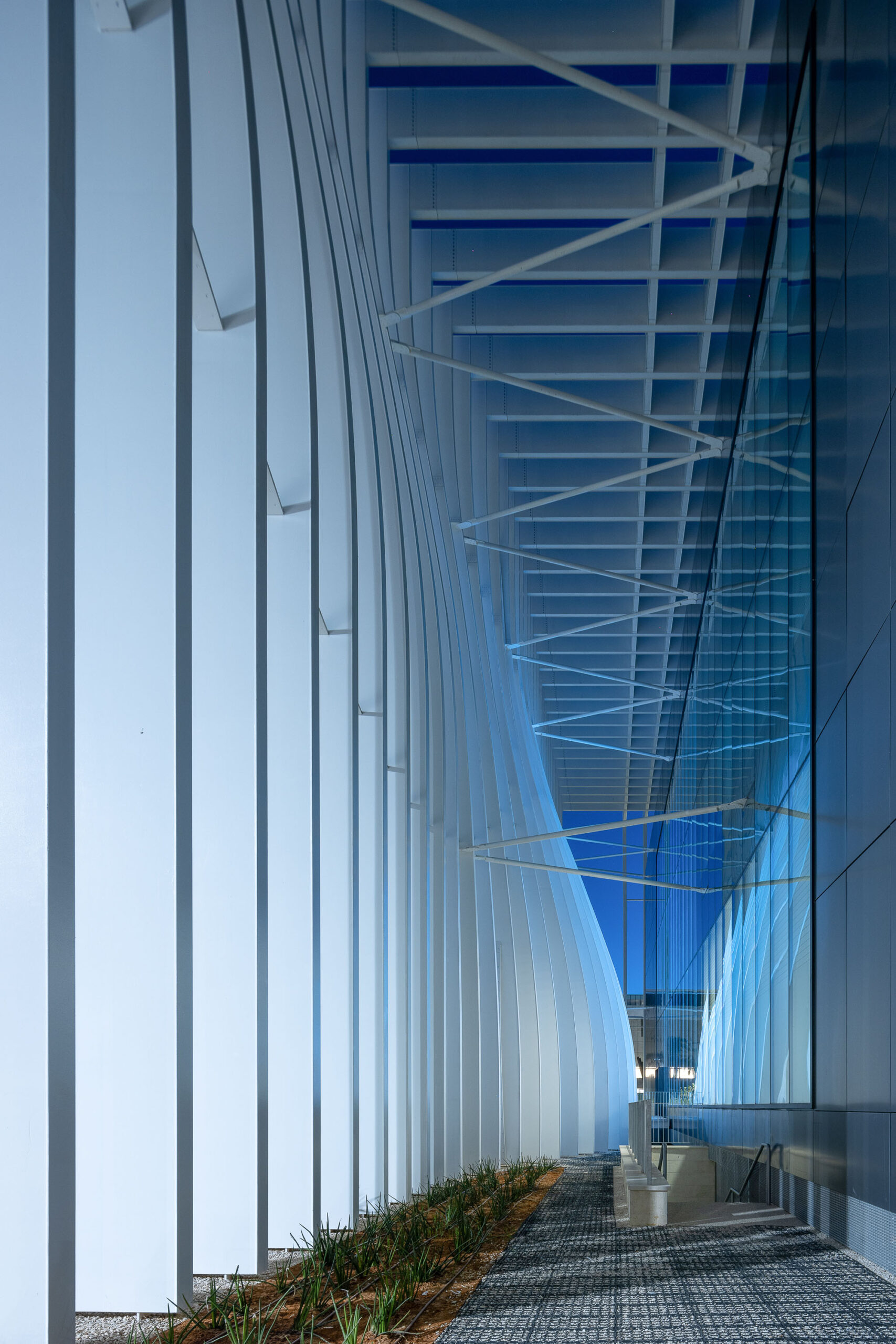 〈ヤン・クーム・ナノサイエンス＆ナノテクノロジーセンター（Jan Koum Center for Nanoscience and Nanotechnology）〉ミシェル・レモン＆アソシエイツ（MICHEL RÉMON & ASSOCIÉS）