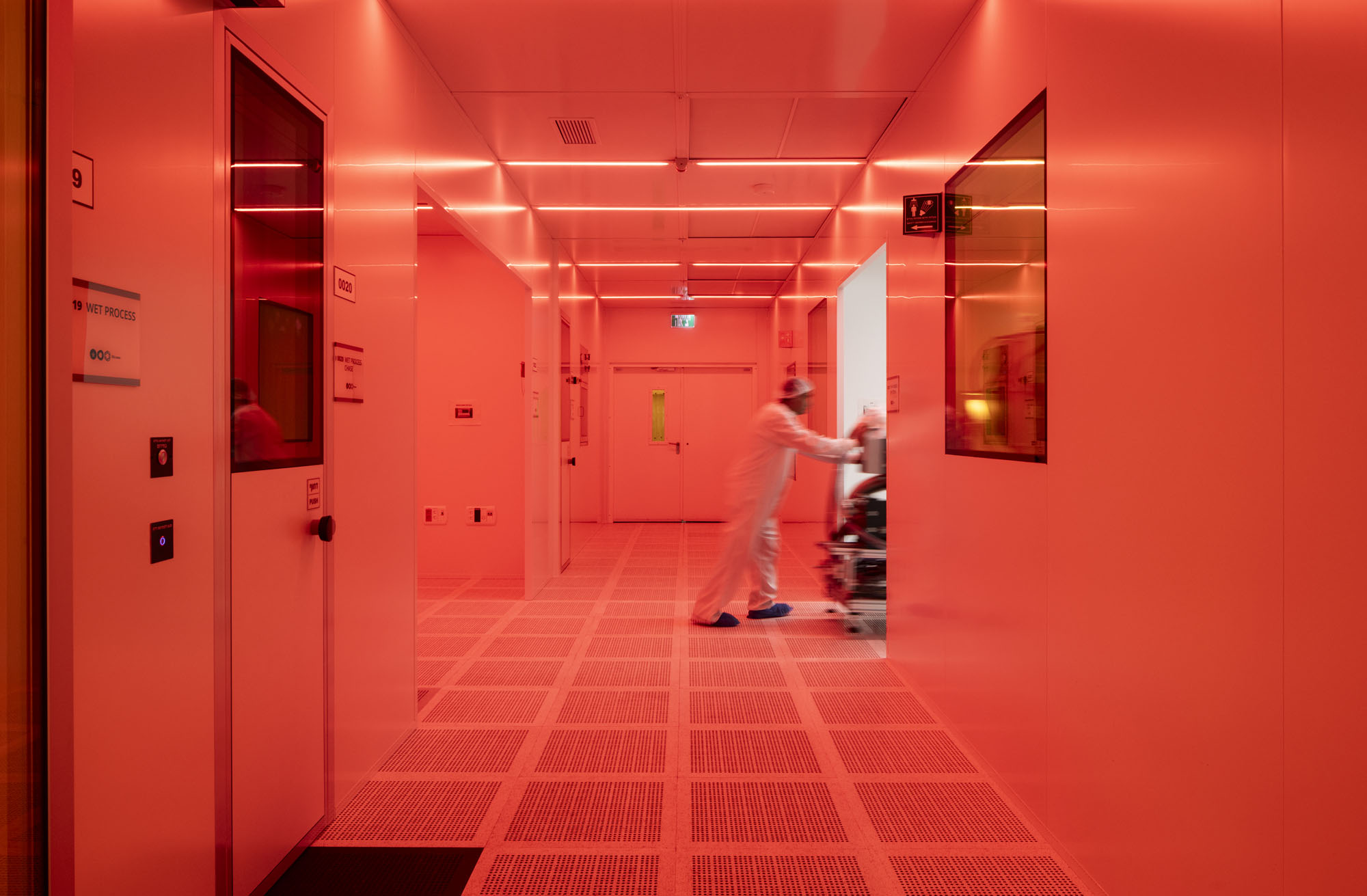 〈ヤン・クーム・ナノサイエンス＆ナノテクノロジーセンター（Jan Koum Center for Nanoscience and Nanotechnology）〉ミシェル・レモン＆アソシエイツ（MICHEL RÉMON & ASSOCIÉS）