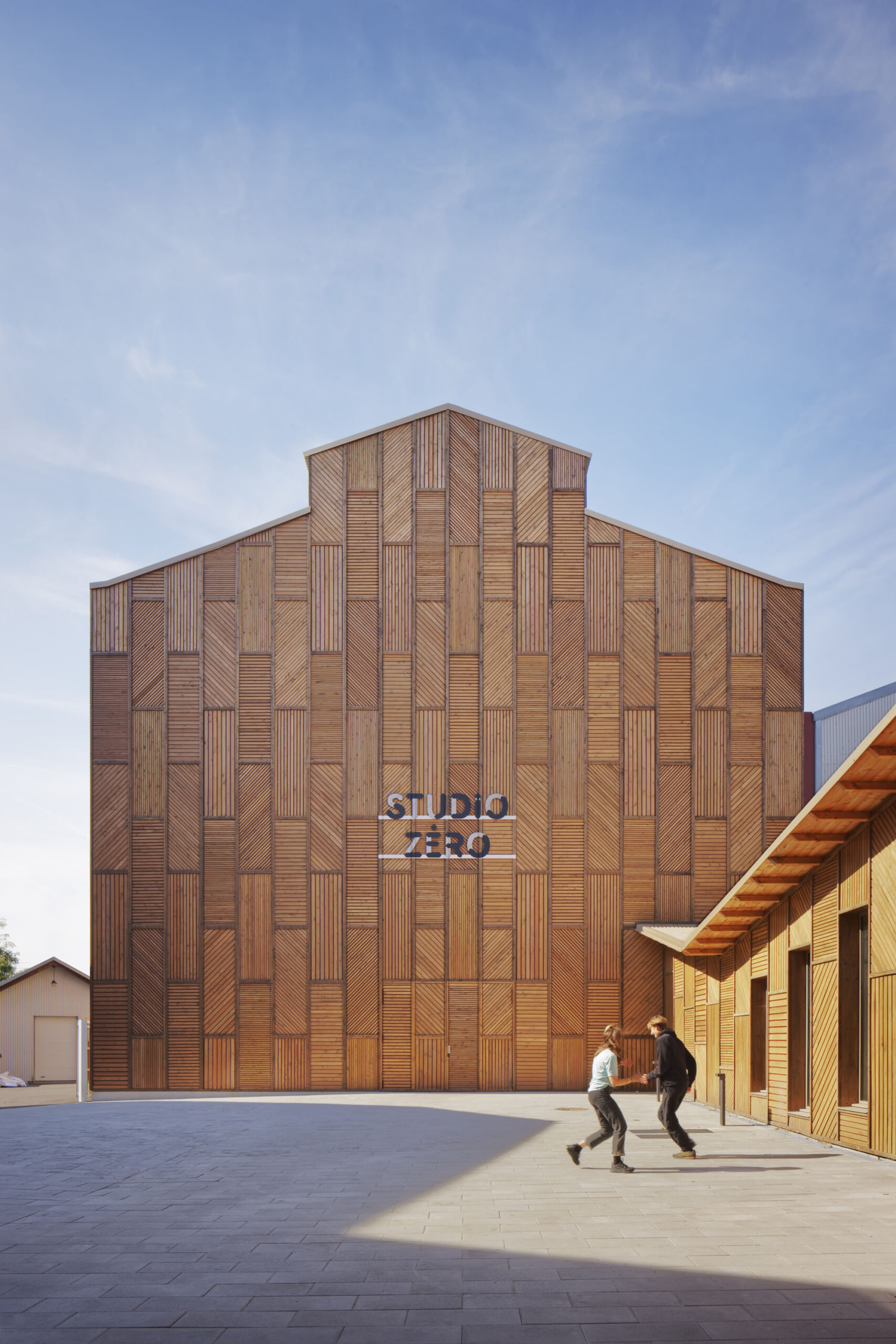 〈アカデミー・フラテリーニ(Académie Fratellini)〉アトリエ・デュ・ポン(Atelier du Pont)