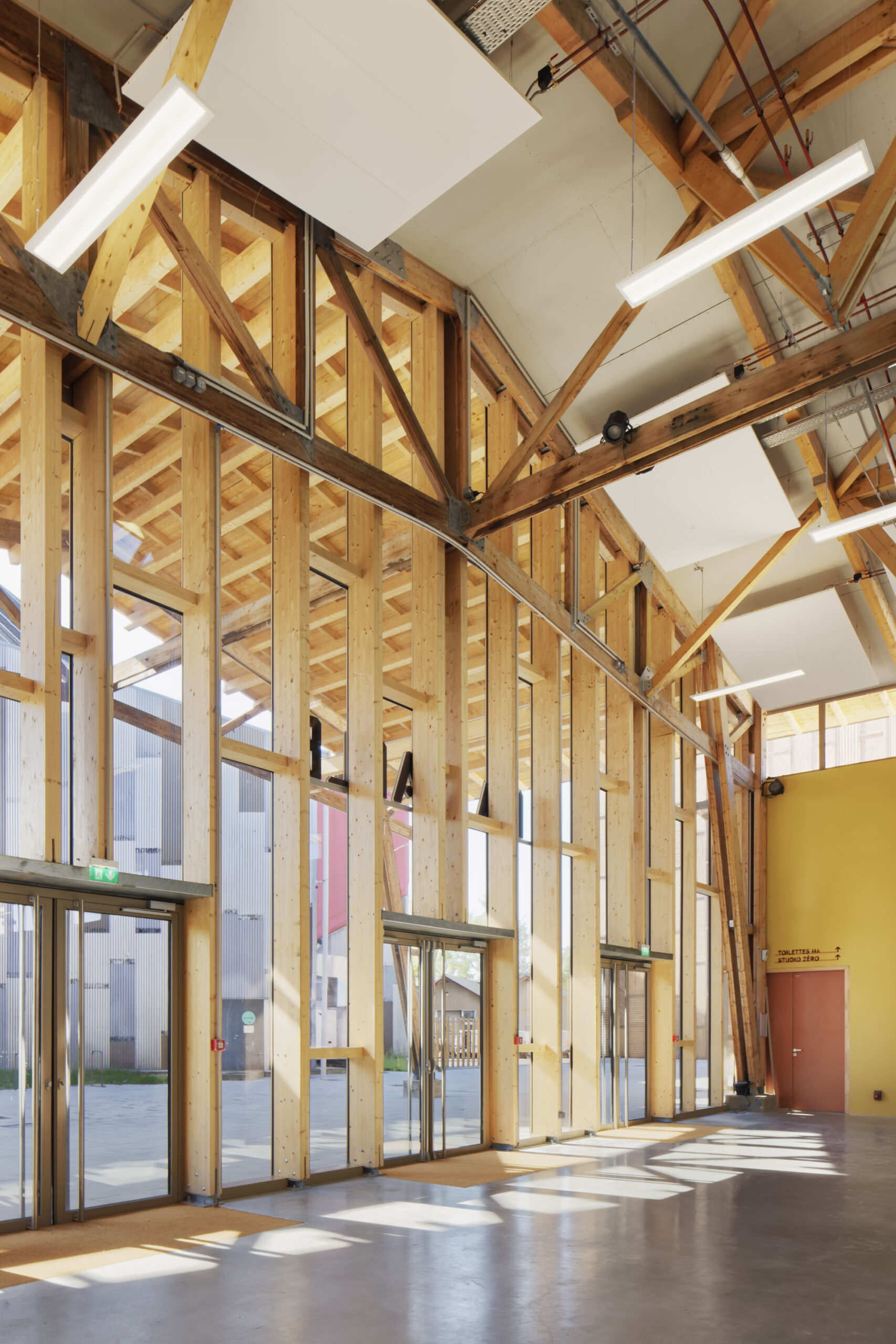 〈アカデミー・フラテリーニ(Académie Fratellini)〉アトリエ・デュ・ポン(Atelier du Pont)