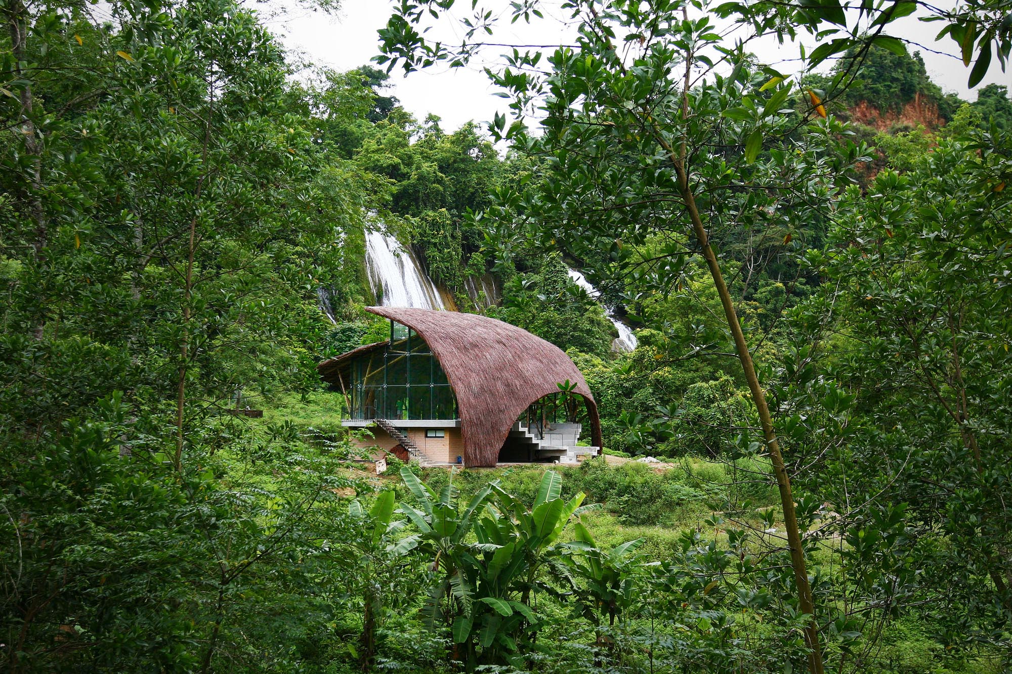 〈チェン・イェン・コミュニティハウス（Chieng Yen Community House）〉1+1>2アーキテクツ（1+1>2 Architects）
