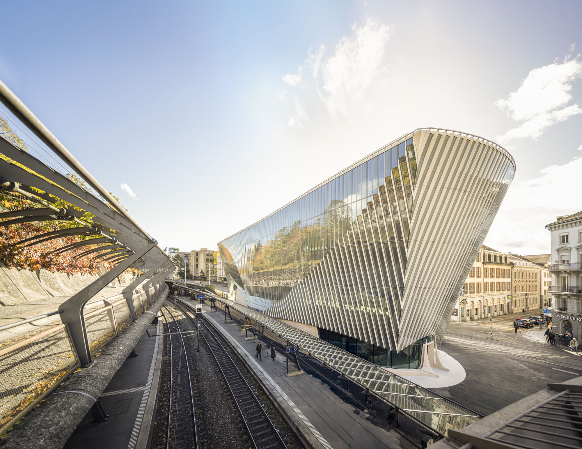 〈ハウス・ツム・ファルケン(Haus zum Falken)〉サンティアゴ・カラトラバ(Santiago Calatrava)