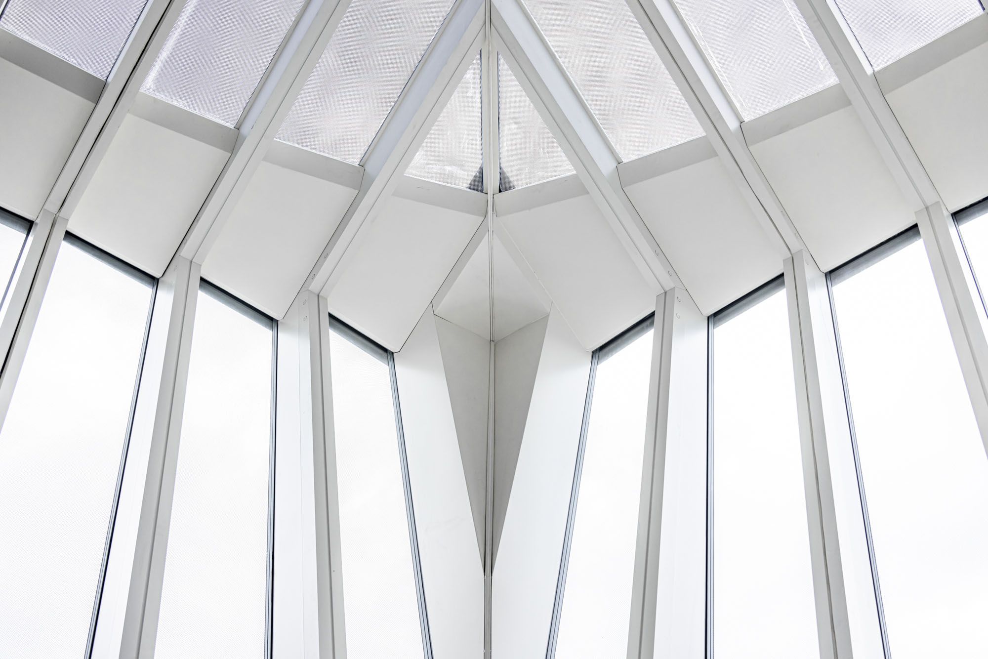 〈ハウス・ツム・ファルケン(Haus zum Falken)〉サンティアゴ・カラトラバ(Santiago Calatrava)