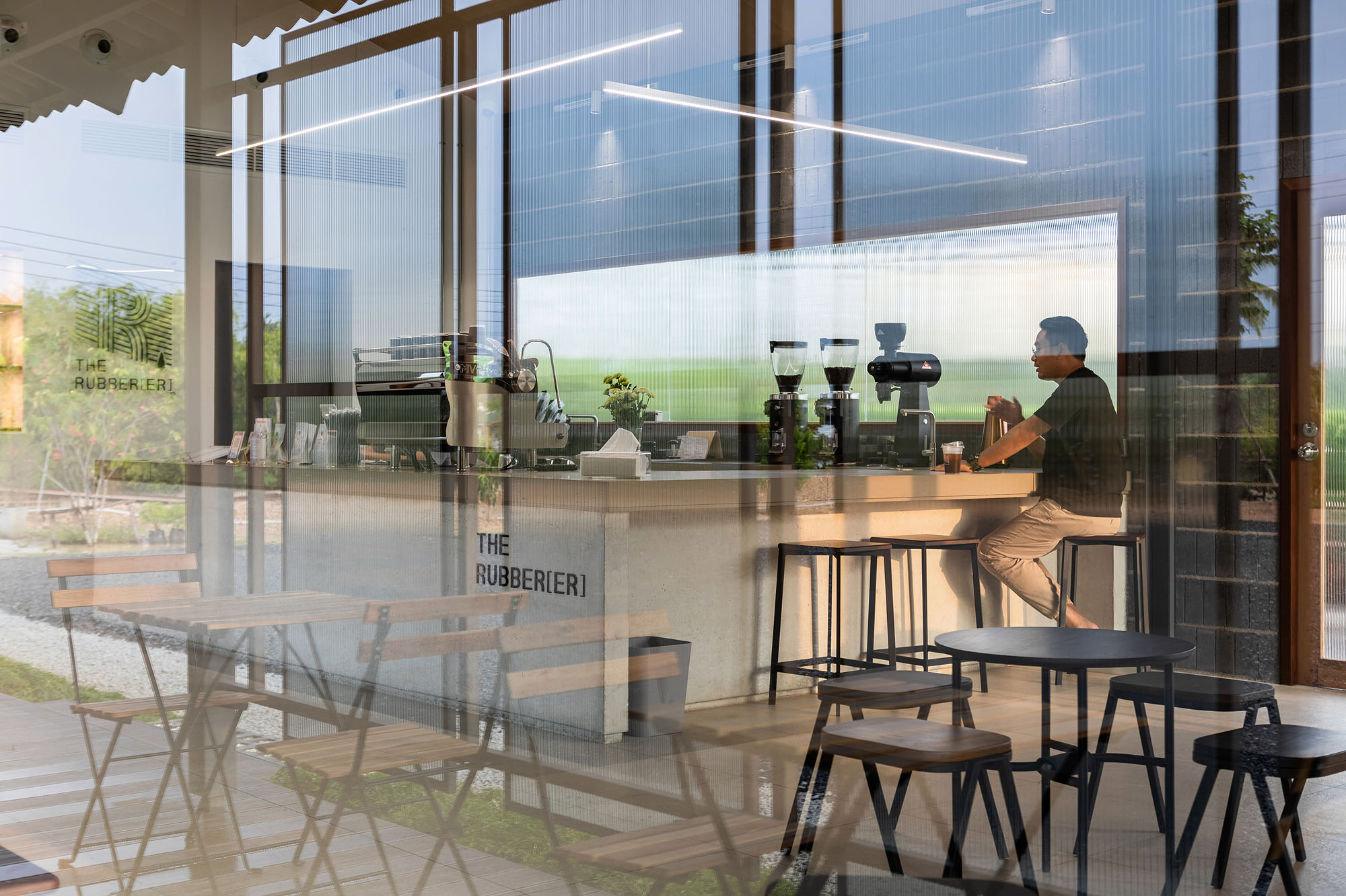 〈The Rubber(er) Café〉SA-ARDスタジオ（SA-ARD studio）