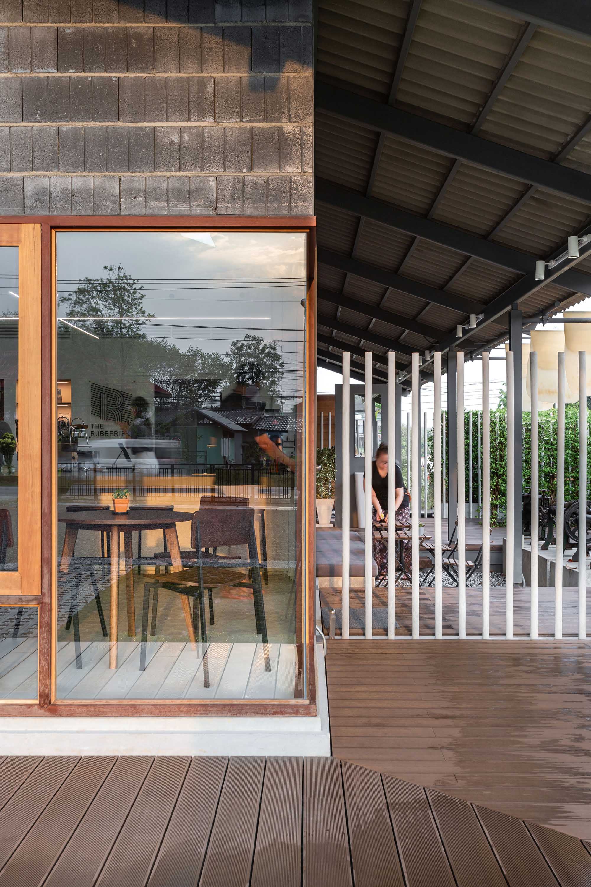 〈The Rubber(er) Café〉SA-ARDスタジオ（SA-ARD studio）