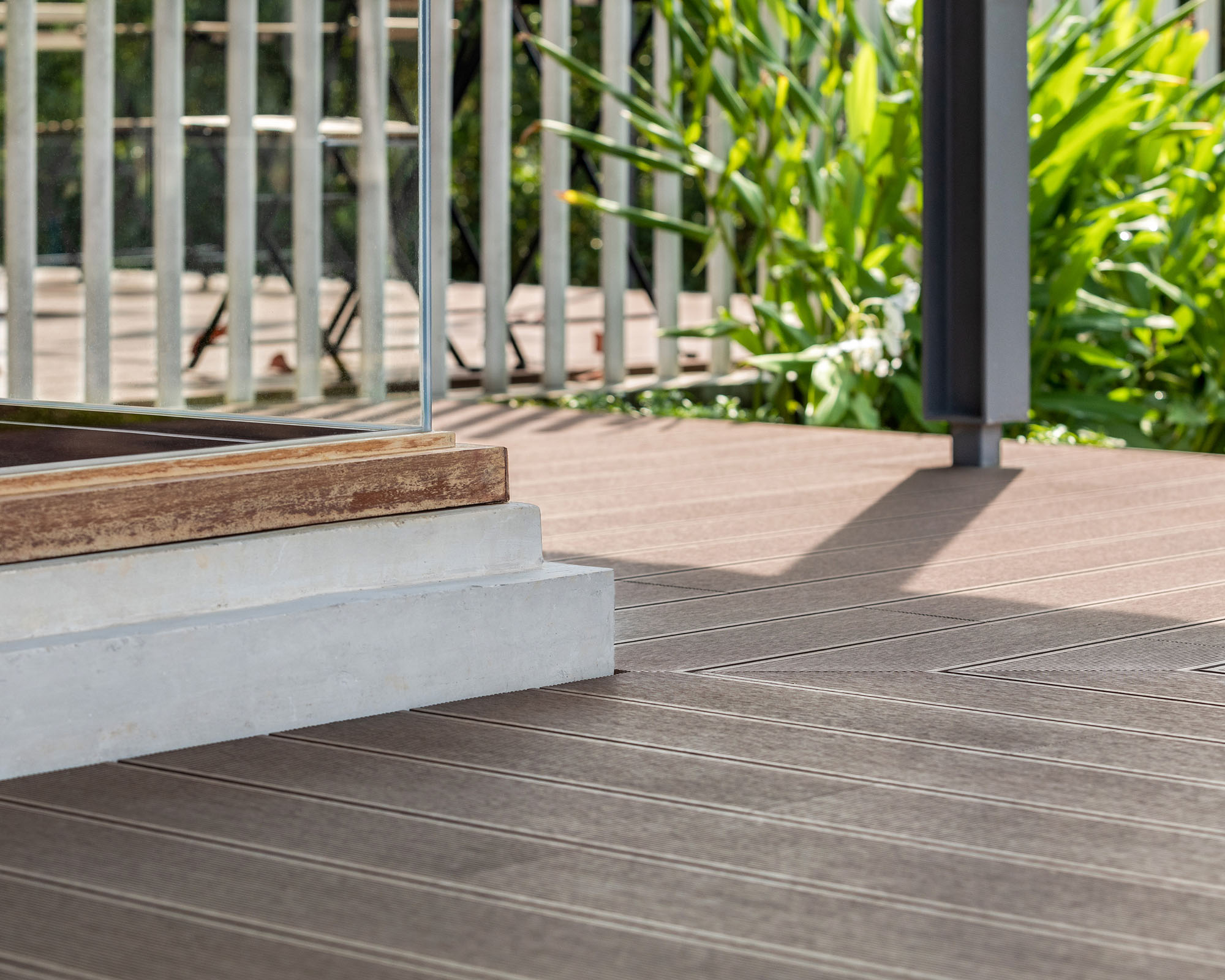 〈The Rubber(er) Café〉SA-ARDスタジオ（SA-ARD studio）