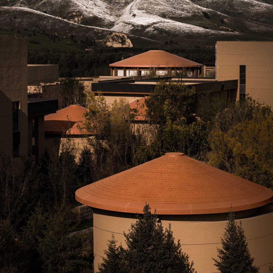 遊牧民の文化を織り込む小さな森のようなホテル〈ホテルインディゴ・ナラティ〉CCD, 中国