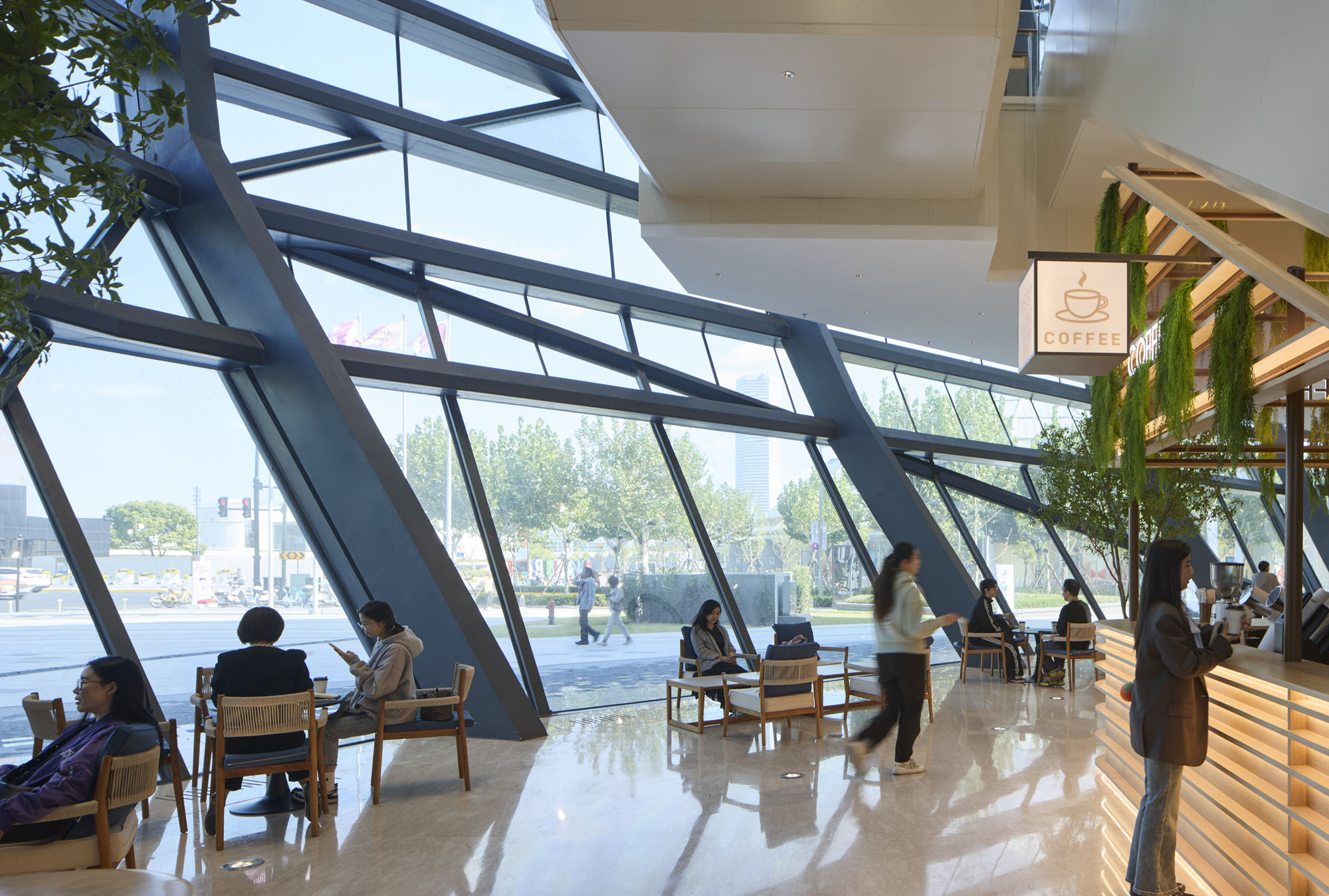 〈上海ウェストバンド・コンベンションセンター(Shanghai West Bund Convention Center)〉スキッドモア・オーウィングズ・アンド・メリル(Skidmore, Owings & Merrill、SOM)