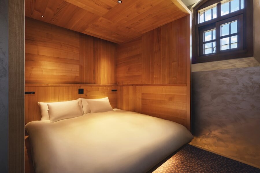 〈星のや奈良監獄〉6/25開業日と内観イメージを発表、小さな独居房を連ねて1つの客室に！