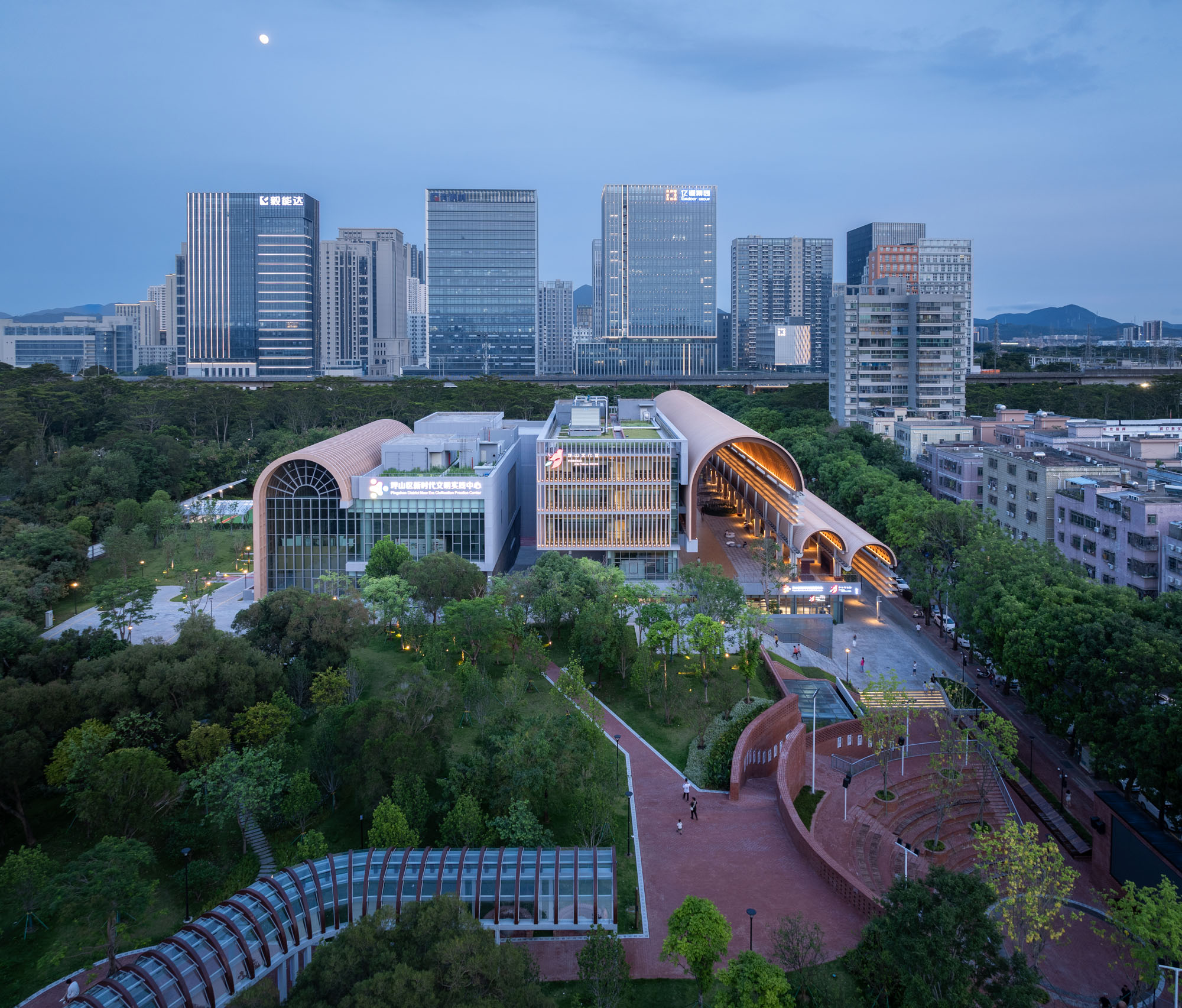〈坑梓文化技術センター（Kengzi Cultural and Technology Centre）〉湯樺建築設計事務所（Tanghua Architect & Associates）