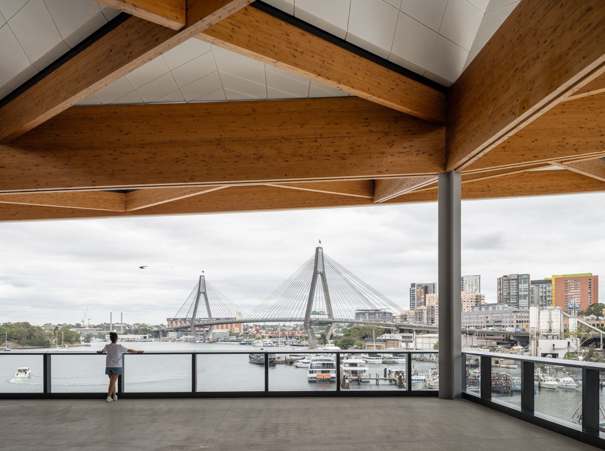 〈シドニー・フィッシュマーケット(Sydney Fish Market)〉3XN、GXN、BVN、ASPECT Studios