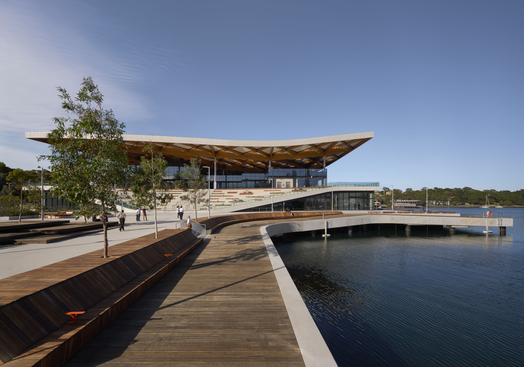 〈シドニー・フィッシュマーケット(Sydney Fish Market)〉3XN、GXN、BVN、ASPECT Studios