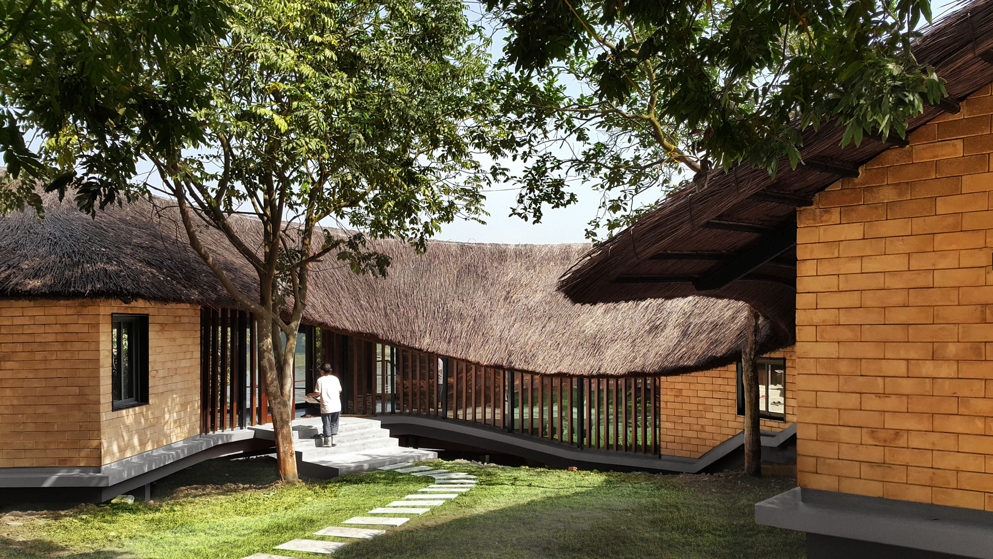 〈ジャックフルーツ・ビレッジ（Jackfruit Village）〉1 + 1＞2アーキテクツ（1+1>2 Architects）