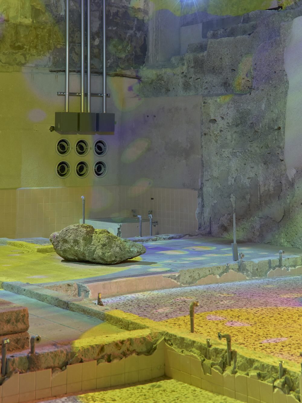 大谷グランド・センター 1階 アートスペース