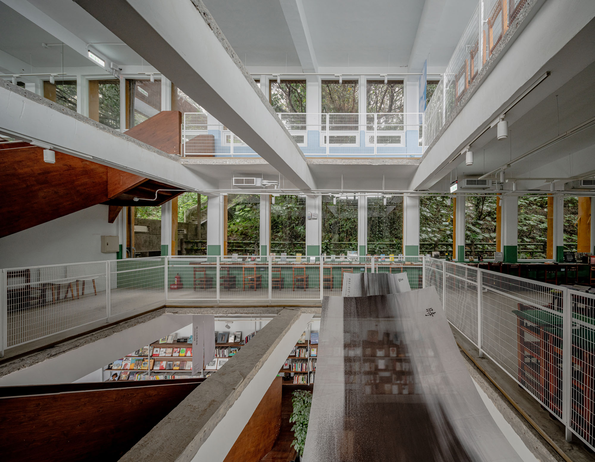 〈基隆太平小学校(Taiping Elementary School, Keelung)〉KHAA(Kuo+Huang and Associates)