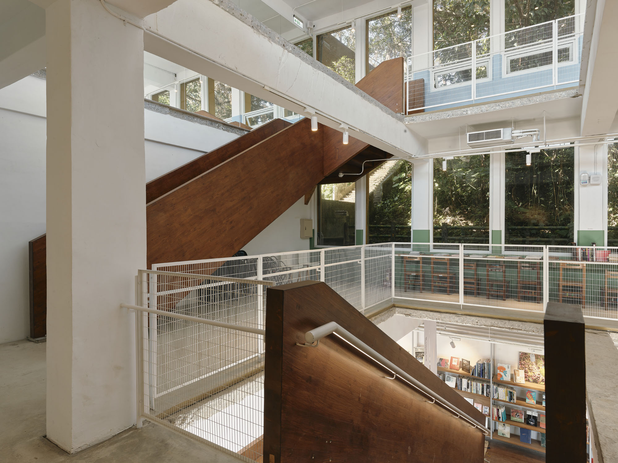 〈基隆太平小学校(Taiping Elementary School, Keelung)〉KHAA(Kuo+Huang and Associates)