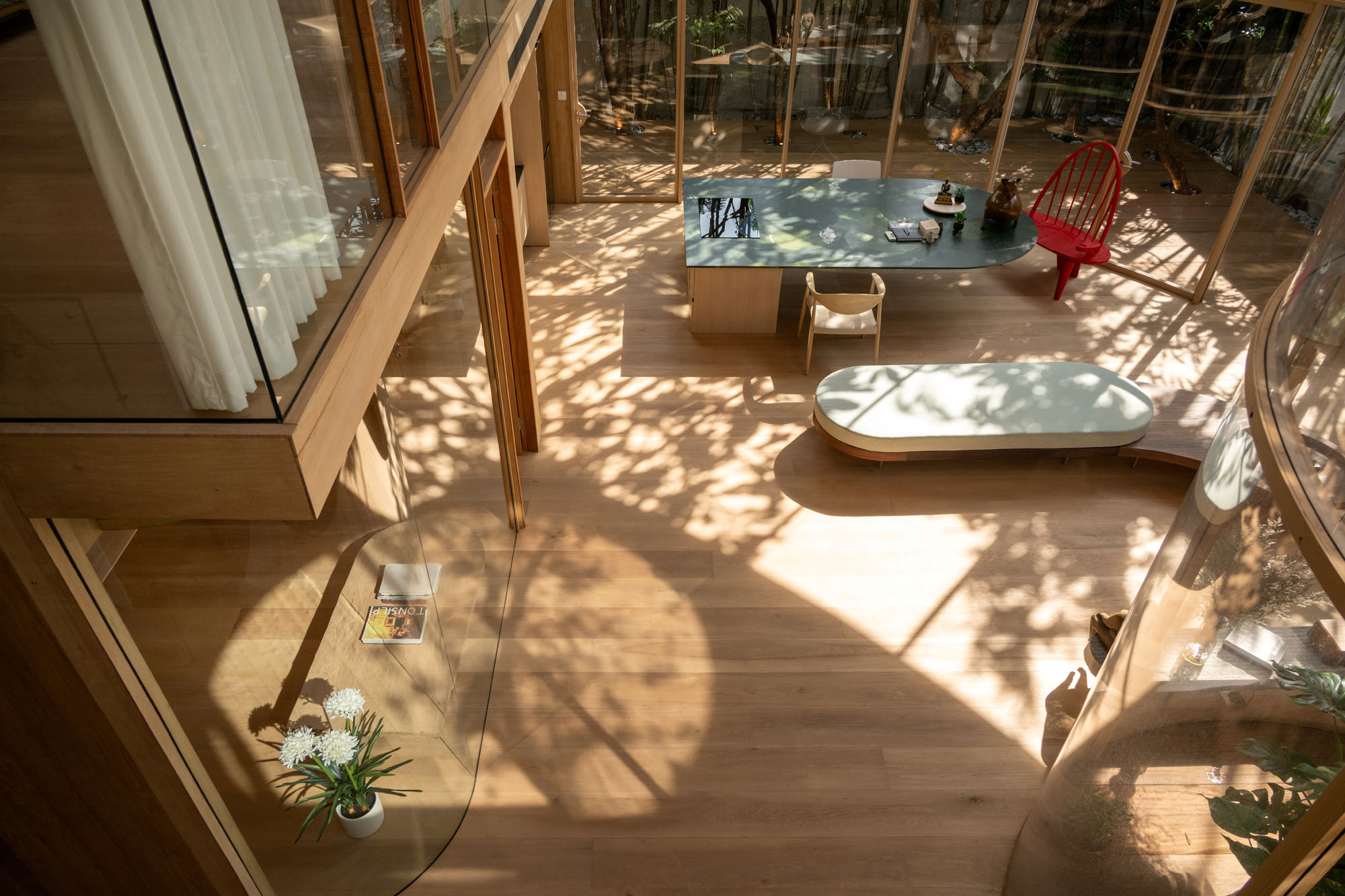 〈テラリウムハウス(Terrarium House)〉Unknown Surface Studio