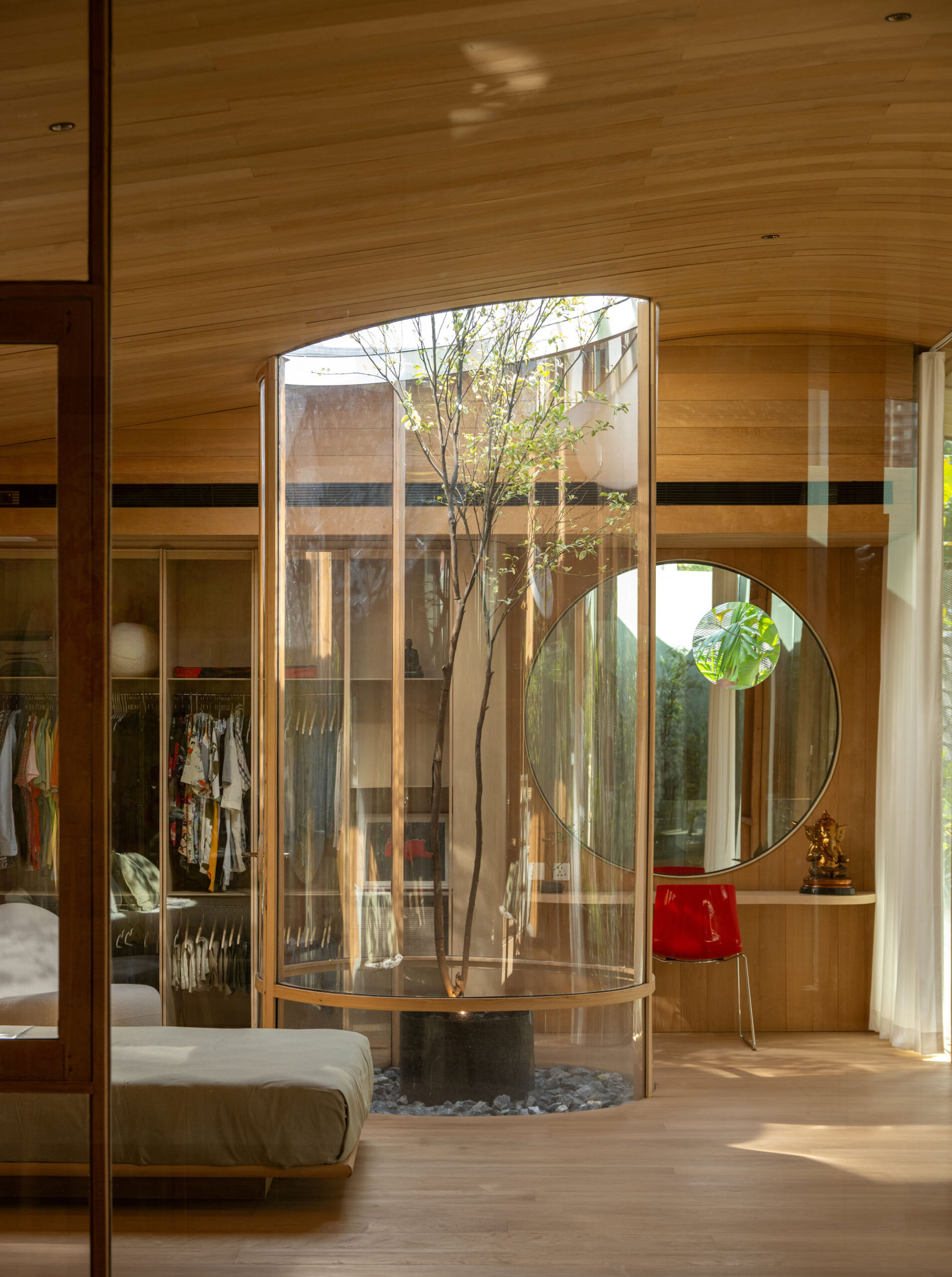 〈テラリウムハウス(Terrarium House)〉Unknown Surface Studio