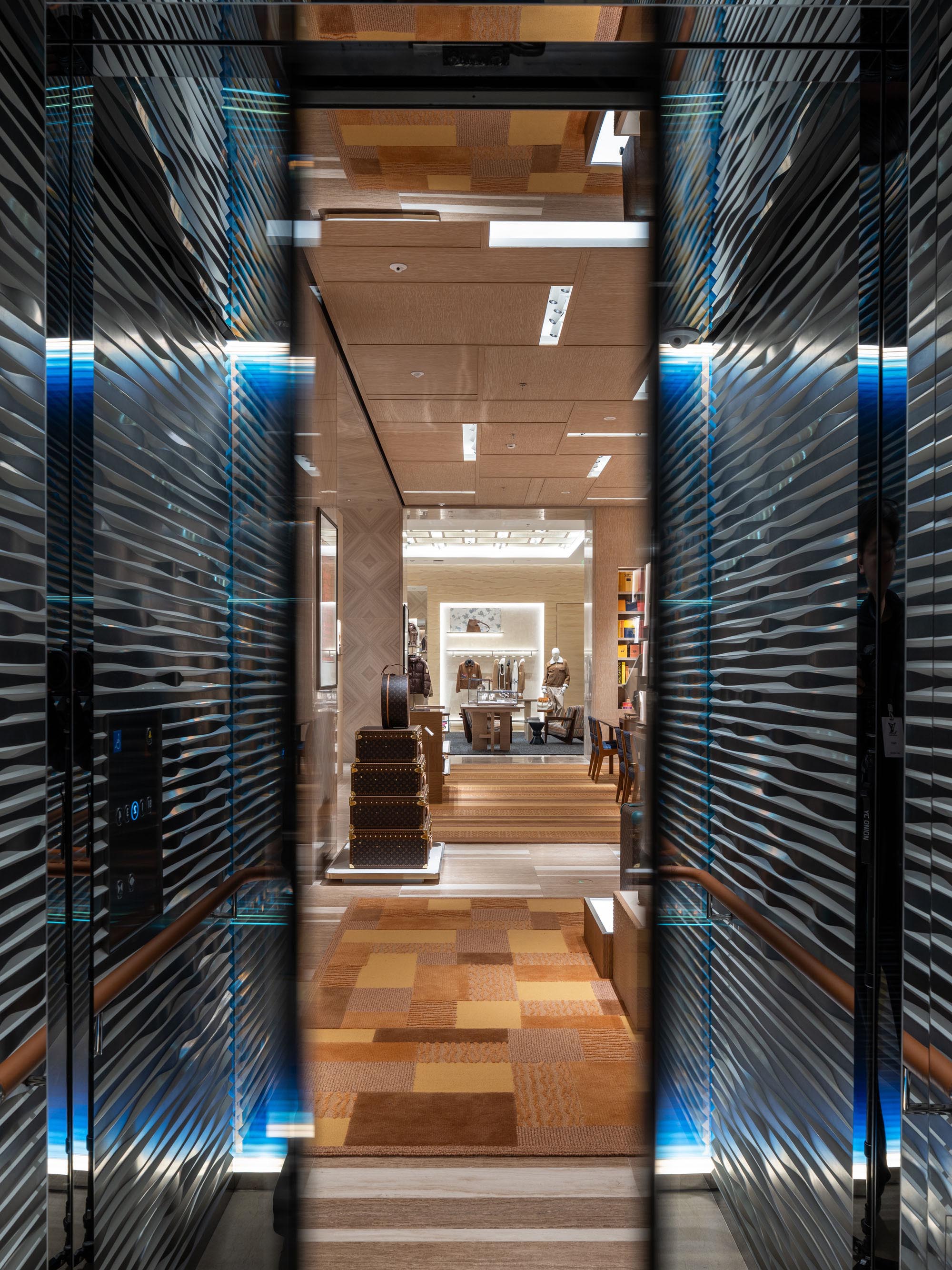 〈ルイ・ヴィトン メゾン 三里屯（サンリトン）〉青木 淳