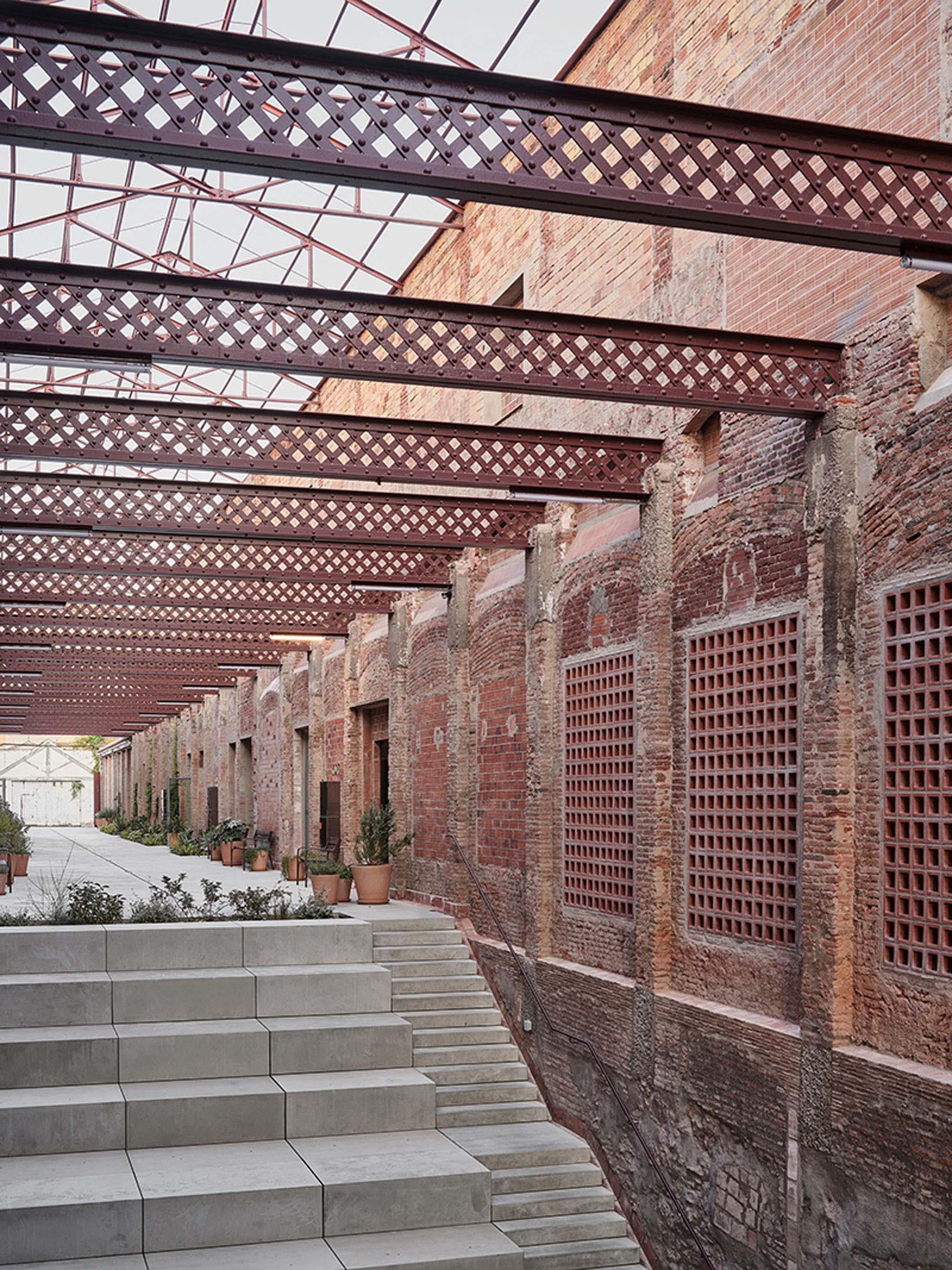 〈Rehabilitation of Vapor Cortès. Prodis 1923〉HARQUITECTES