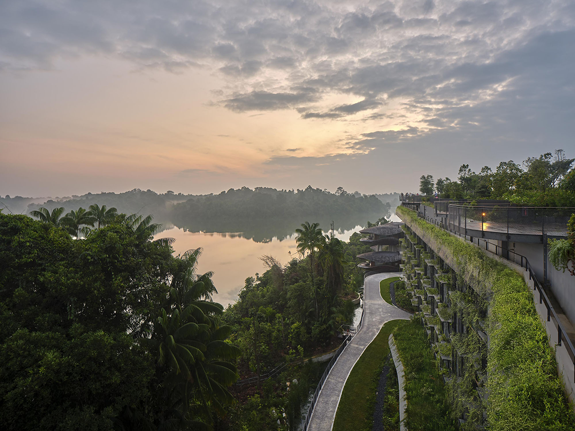 〈マンダイ・レインフォレスト・リゾート(Mandai Rainforest Resort)〉WOW Architects(Warner Wong Design)