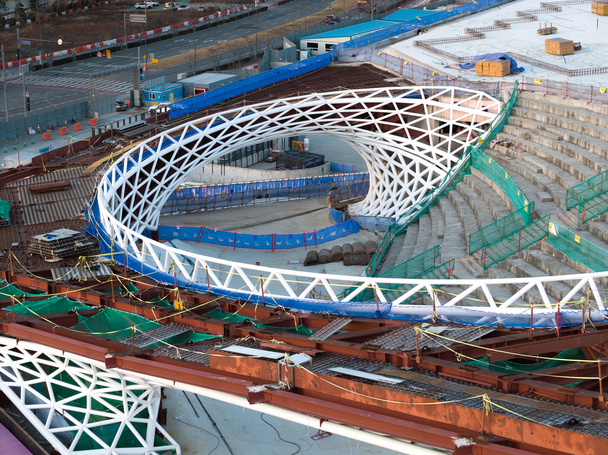 〈釜山オペラハウス（Busan Opera House）〉スノヘッタ（Snøhetta）