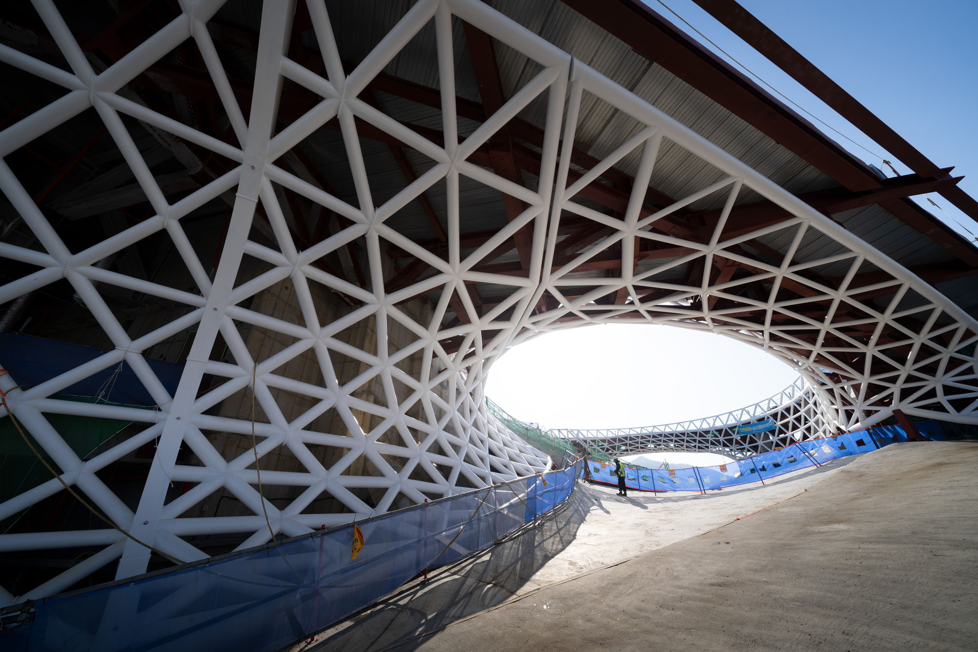 〈釜山オペラハウス（Busan Opera House）〉スノヘッタ（Snøhetta）